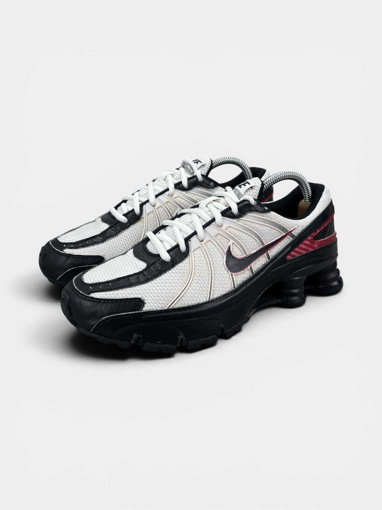 Nike Shox Turbo VII — buty sportowe męskie w bardzo dobrym stanie rozmiar 40.5, widok z boku