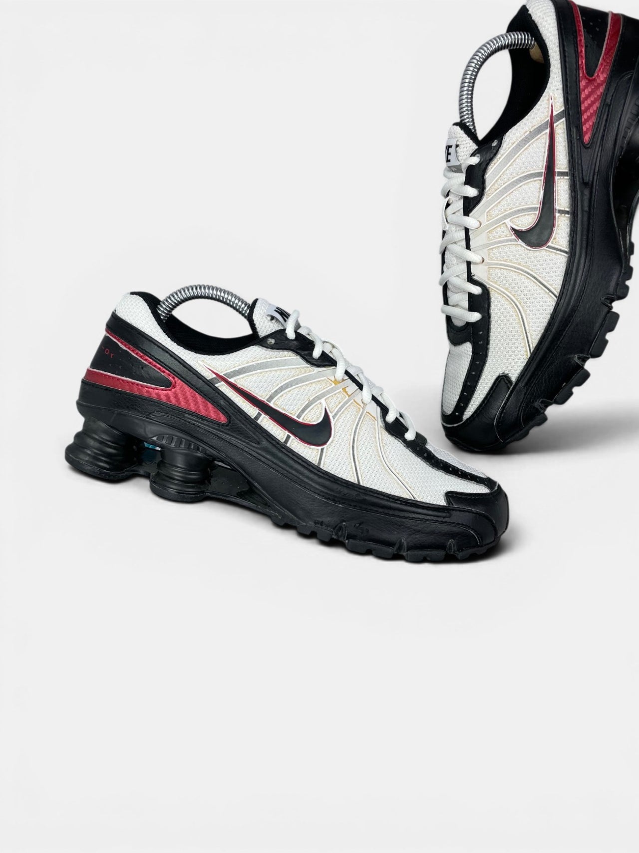Nike Shox Turbo VII — buty sportowe męskie w bardzo dobrym stanie rozmiar 40.5, zewnętrzny panel lewego buta