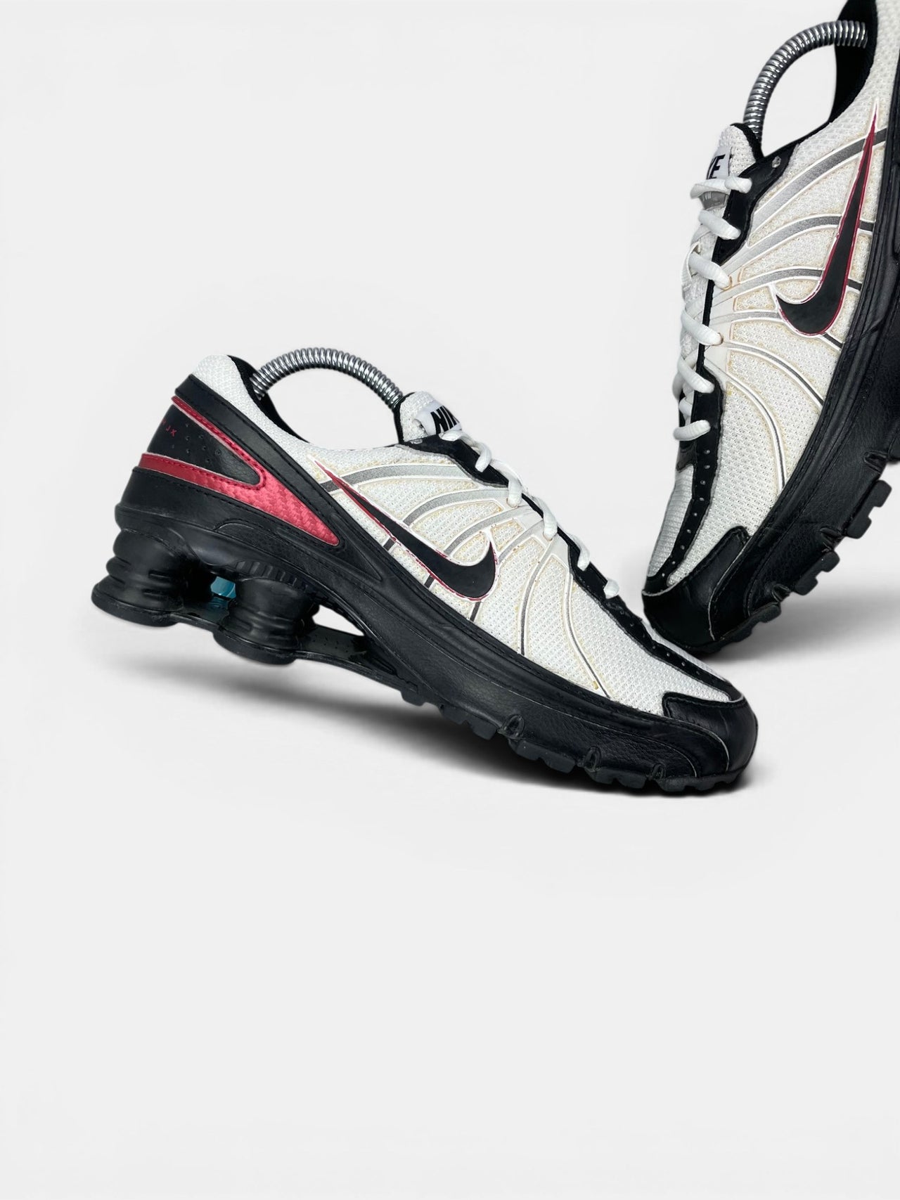 Nike Shox Turbo VII — buty sportowe męskie w bardzo dobrym stanie rozmiar 40.5, wewnętrzny panel lewego buta
