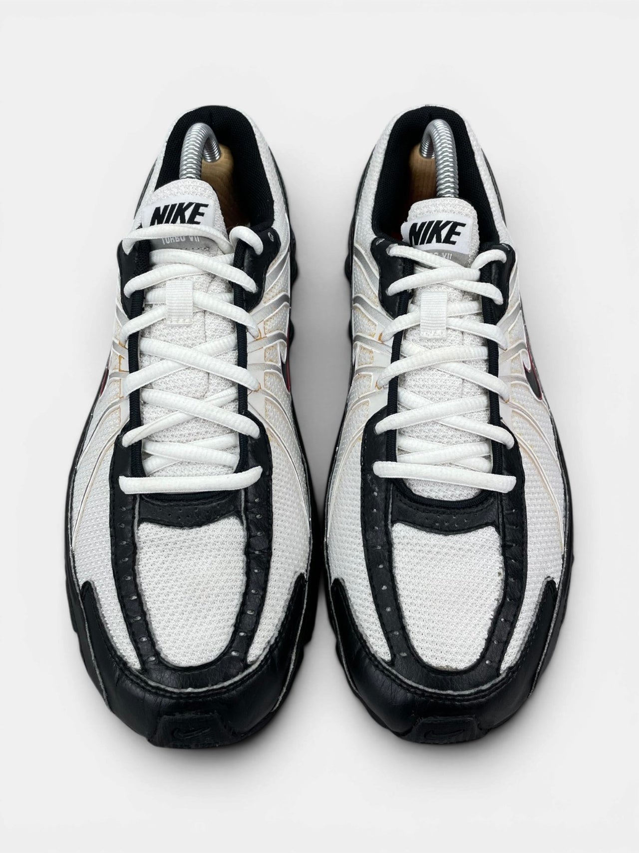 Nike Shox Turbo VII — buty sportowe męskie w bardzo dobrym stanie rozmiar 40.5, widok z góry