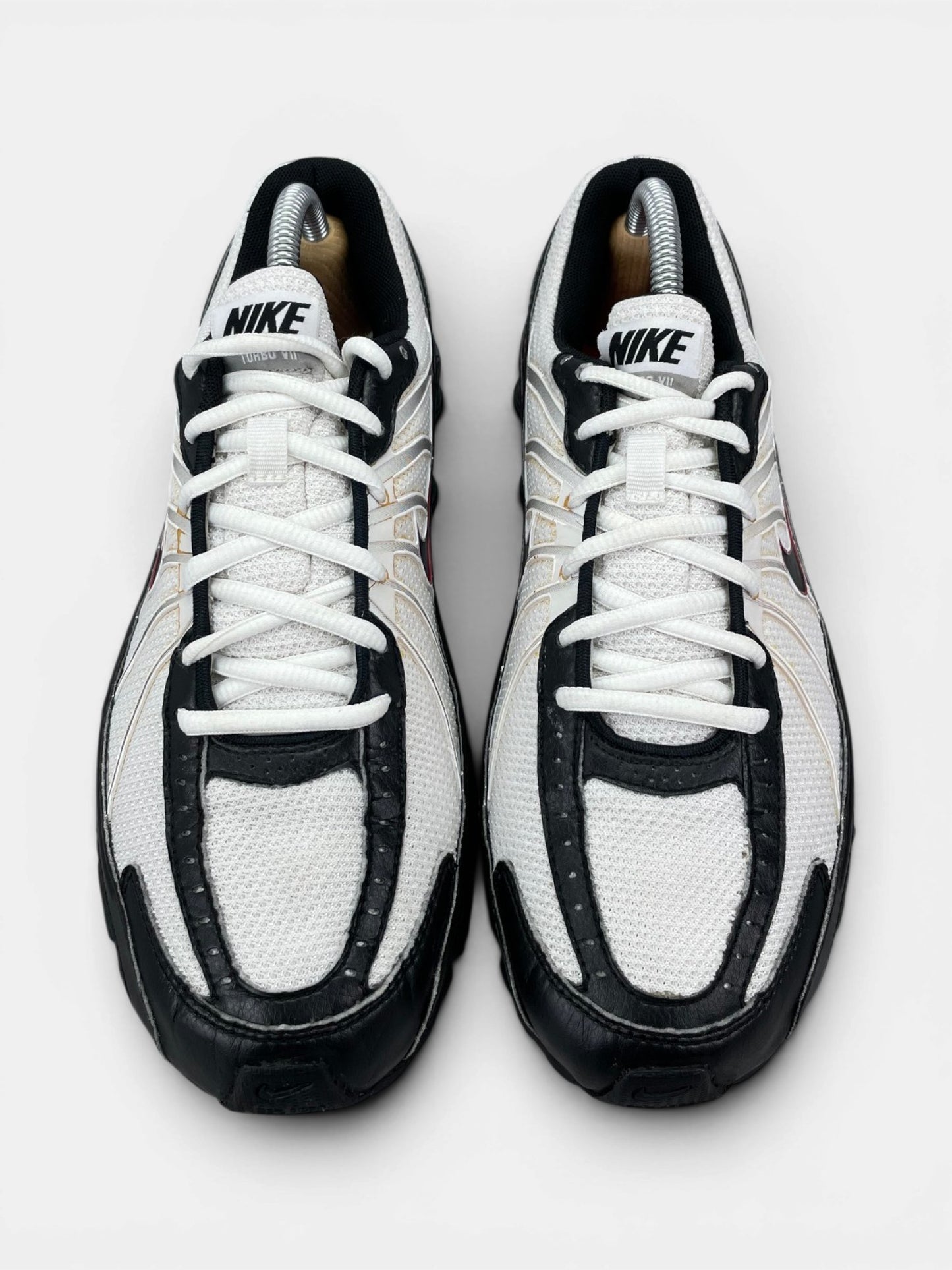 Nike Shox Turbo VII — buty sportowe męskie w bardzo dobrym stanie rozmiar 40.5, widok z góry