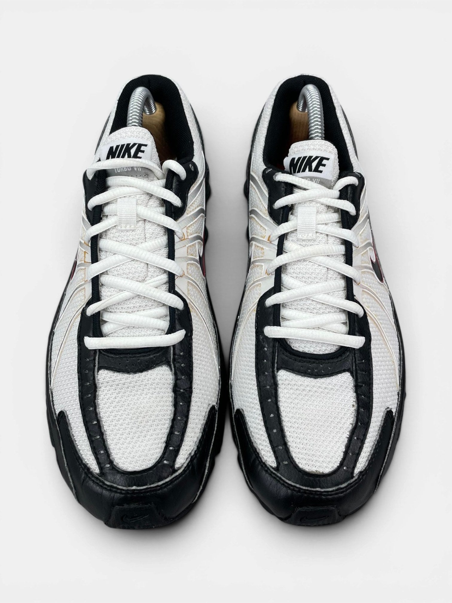 Nike Shox Turbo VII — buty sportowe męskie w bardzo dobrym stanie rozmiar 40.5, widok z góry