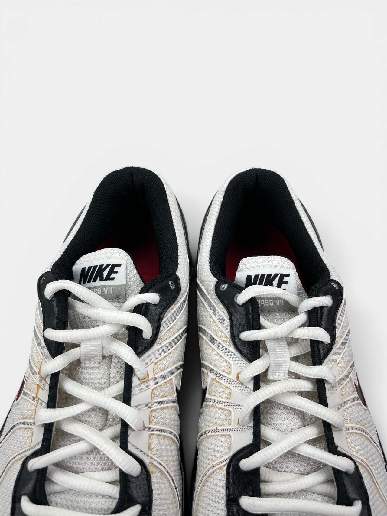 Nike Shox Turbo VII — buty sportowe męskie w bardzo dobrym stanie rozmiar 40.5, zapiętki butów