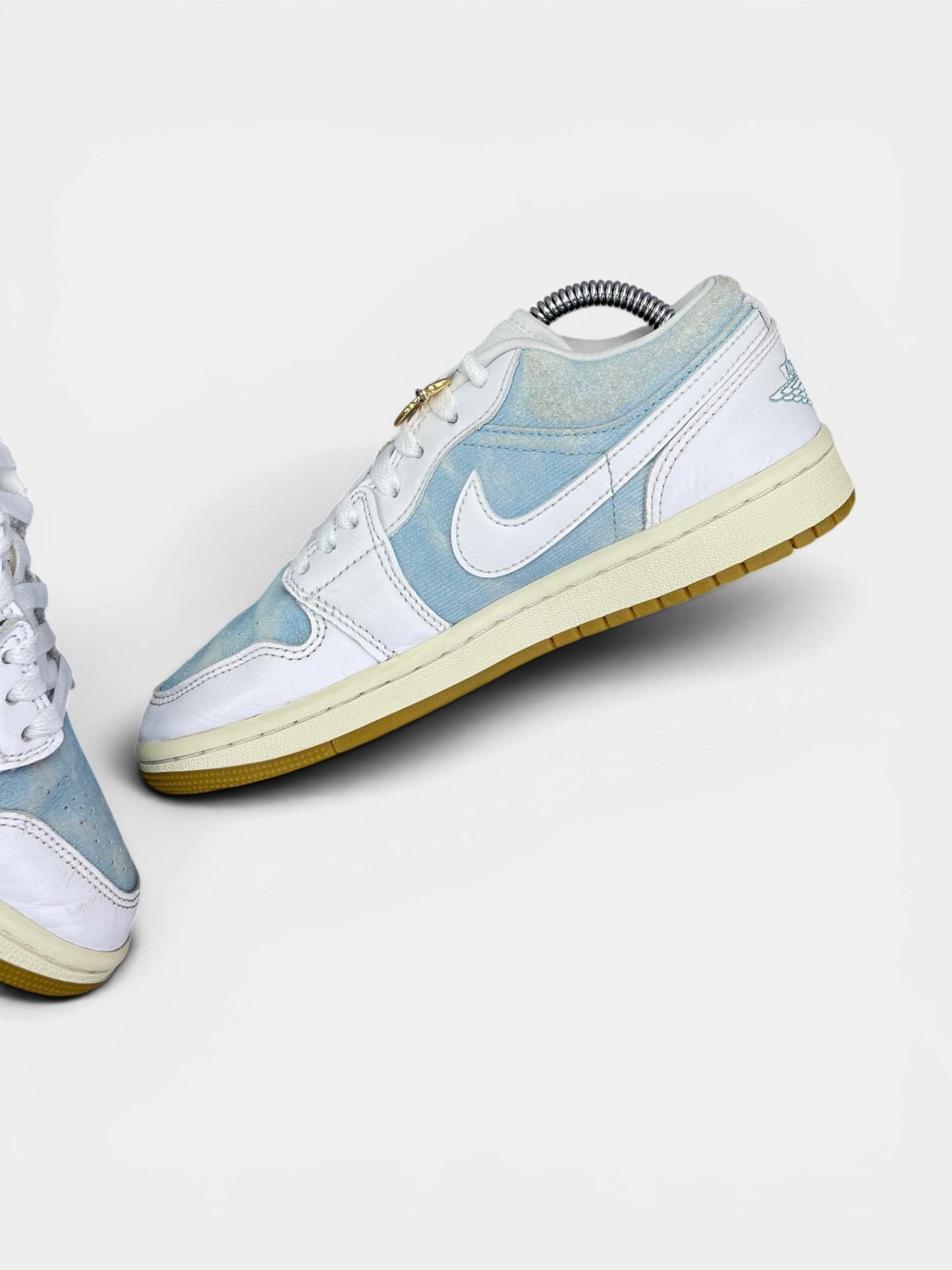 Nike Air Jordan 1 Low Denim Worn Blue — buty sportowe damskie w bardzo dobrym stanie rozmiar 36.5, wewnętrzny panel prawego buta