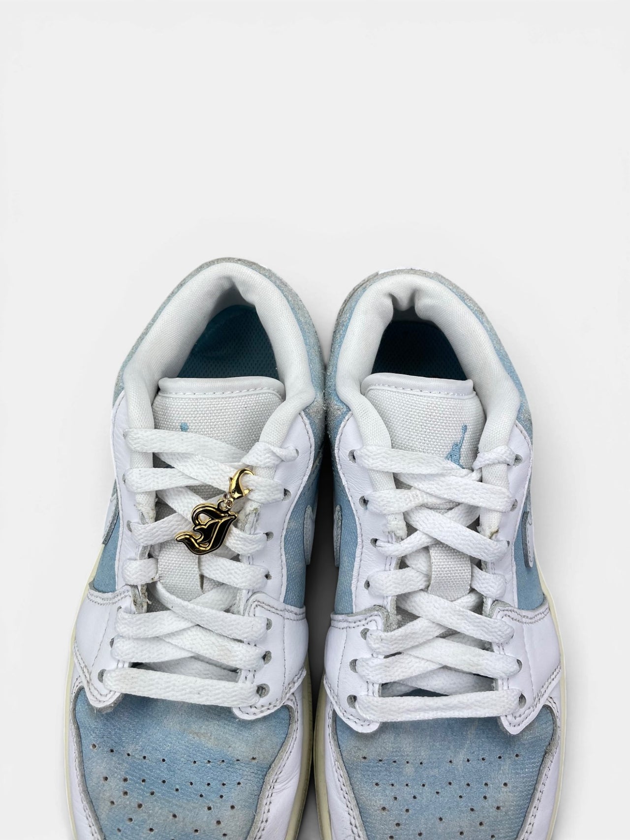 Nike Air Jordan 1 Low Denim Worn Blue — buty sportowe damskie w bardzo dobrym stanie rozmiar 36.5, zapiętki butów