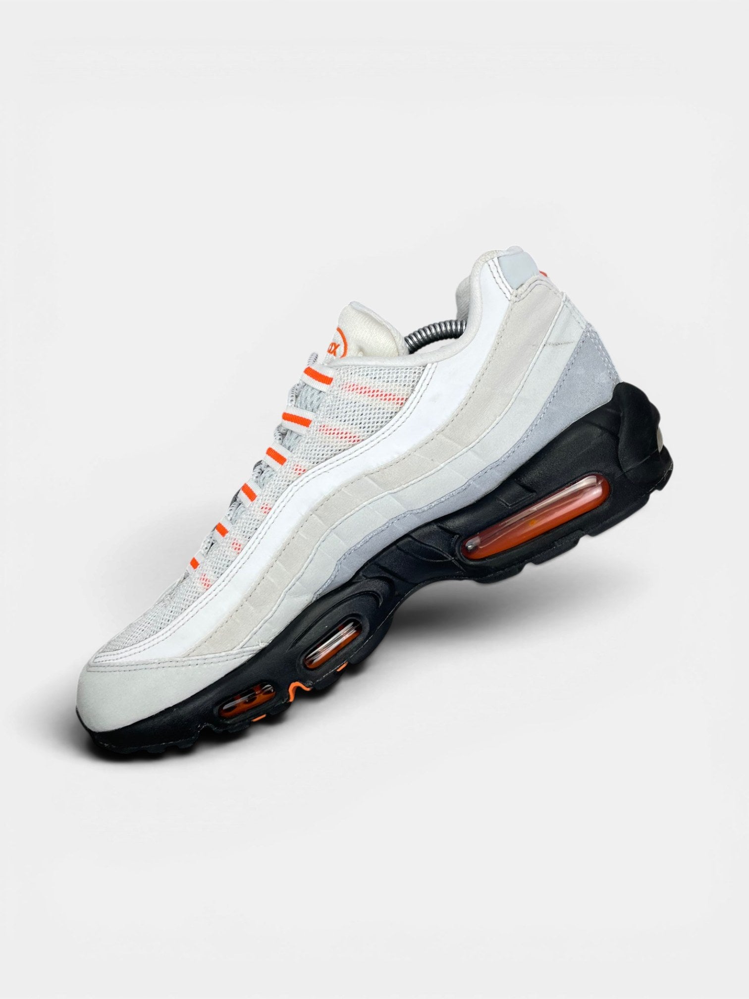 Nike Air Max 95 Wolf Grey Safety Orange (Pure Platinum) — buty sportowe męskie w bardzo dobrym stanie rozmiar 44, wewnętrzny panel prawego buta