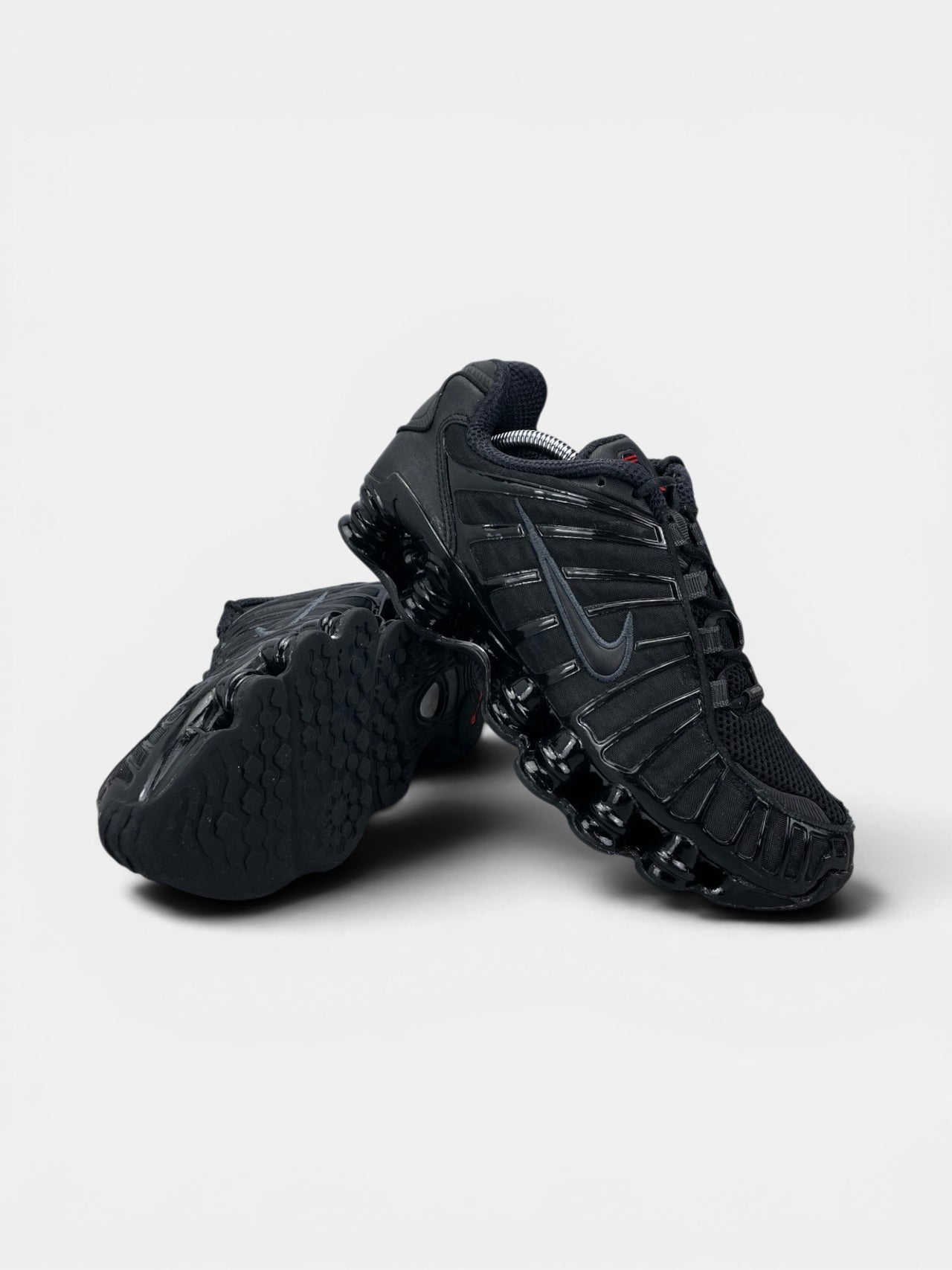 Nike Shox TL Black — buty sportowe męskie w bardzo dobrym stanie rozmiar 40, boczny profil