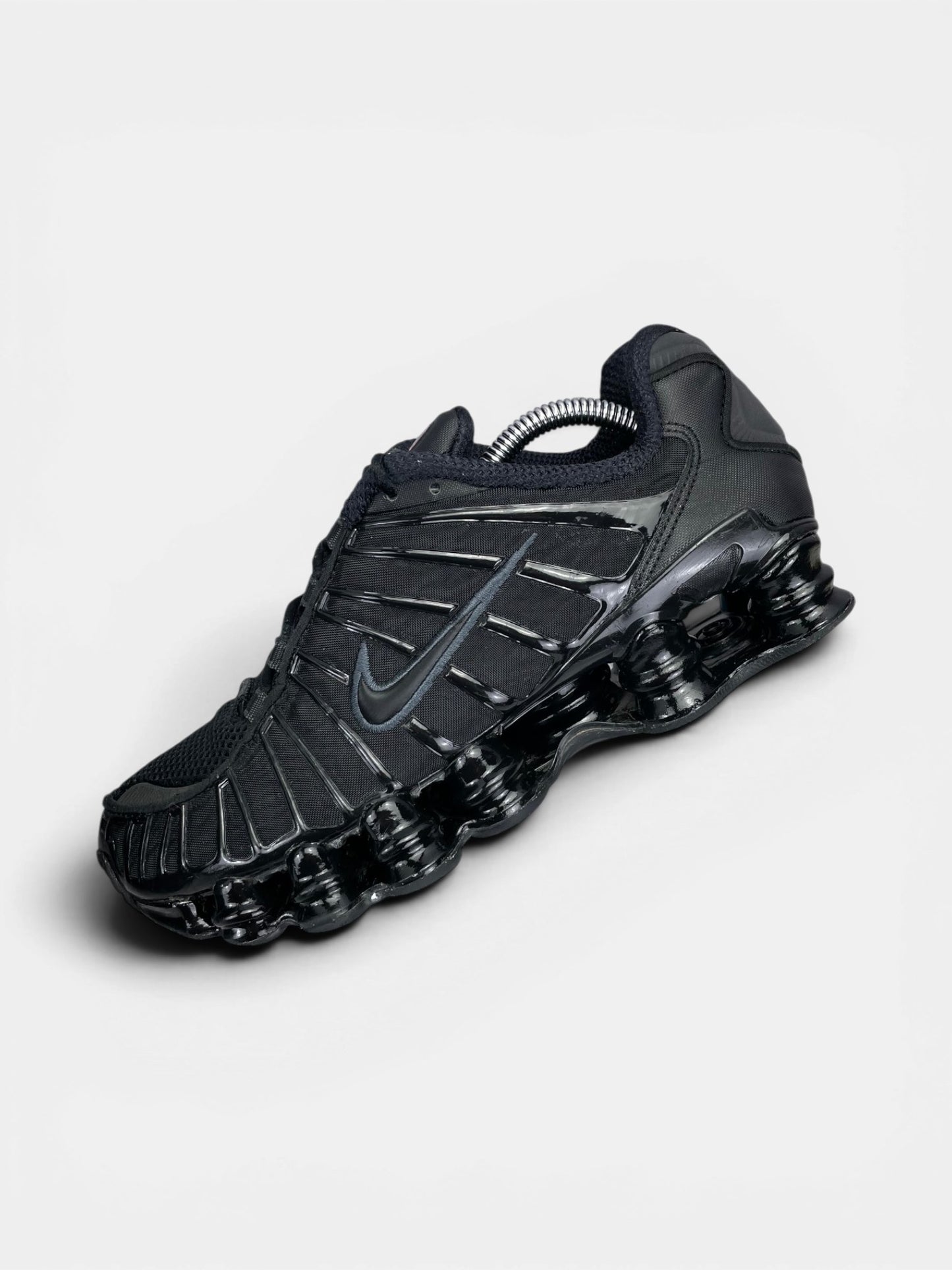 Nike Shox TL Black — buty sportowe męskie w bardzo dobrym stanie rozmiar 40, widok z góry na wewnętrzną stronę butów