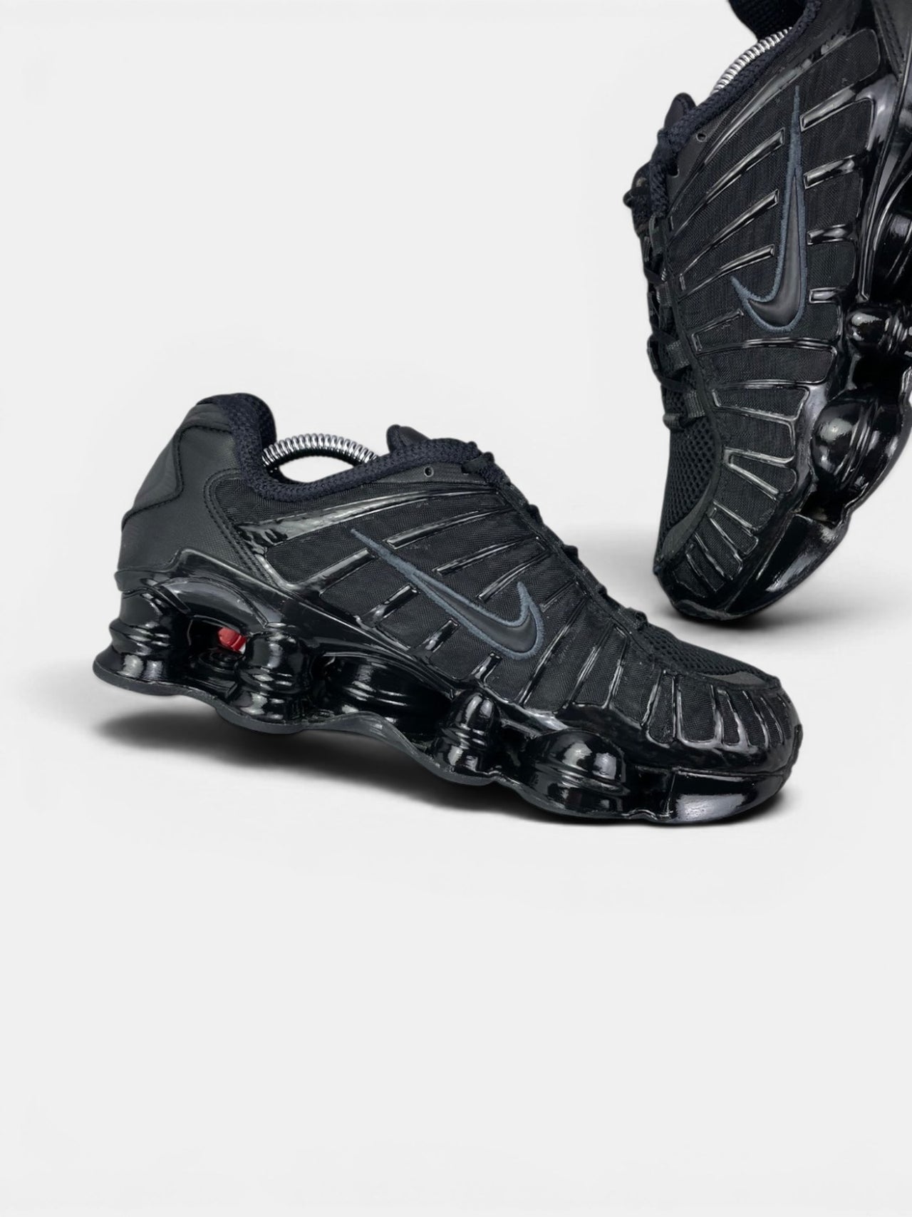 Nike Shox TL Black — buty sportowe męskie w bardzo dobrym stanie rozmiar 40, wewnętrzny panel lewego buta