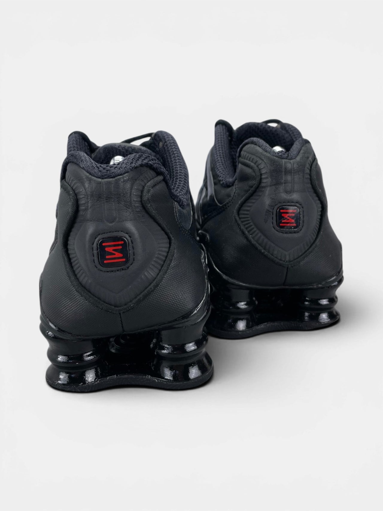 Nike Shox TL Black — buty sportowe męskie w bardzo dobrym stanie rozmiar 40, widok z tyłu
