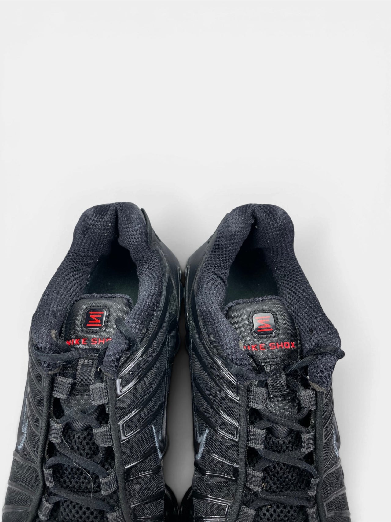 Nike Shox TL Black — buty sportowe męskie w bardzo dobrym stanie rozmiar 40, zapiętki butów