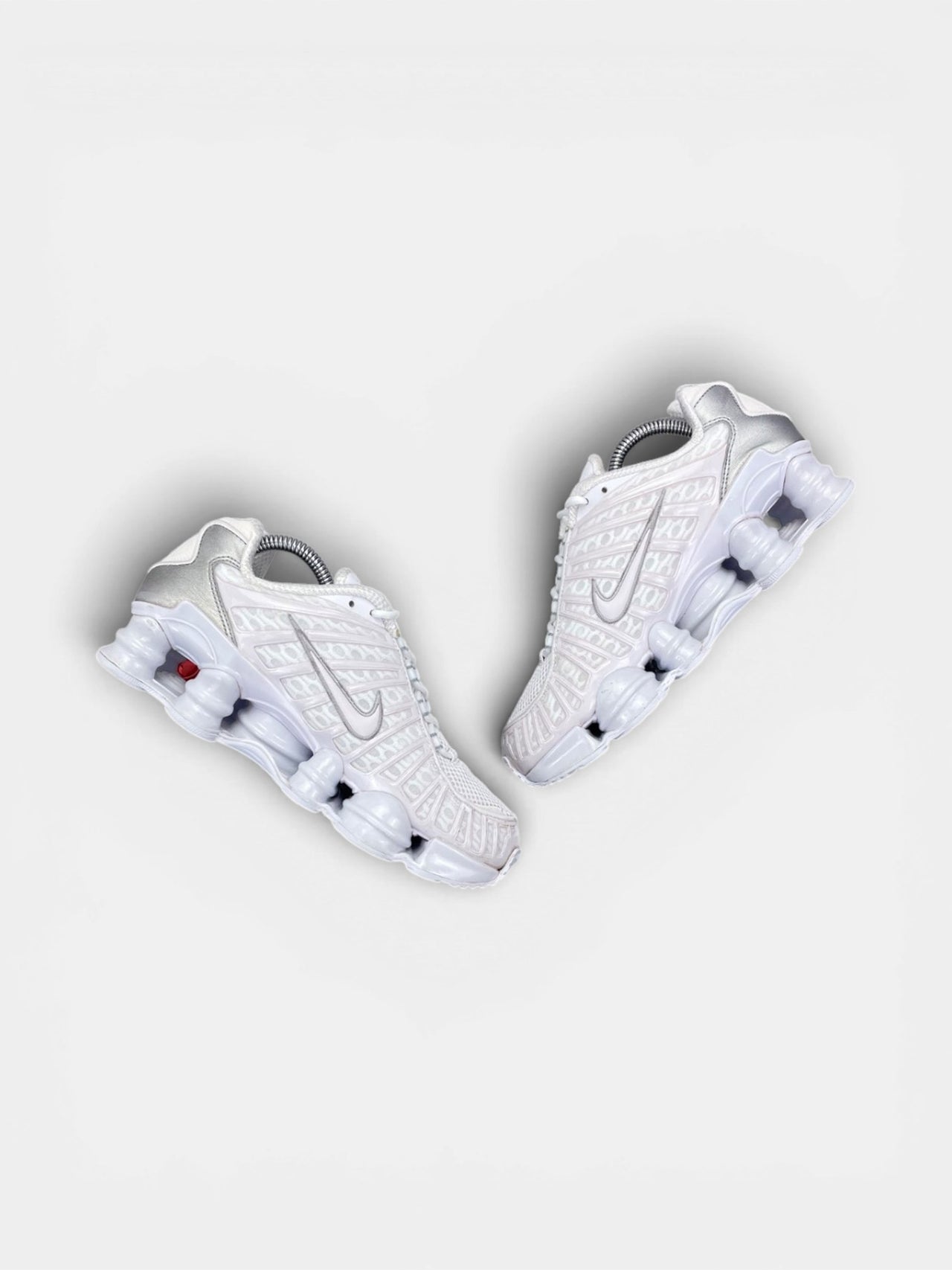 Nike Shox TL — buty sportowe damskie w bardzo dobrym stanie rozmiar 38, zewnętrzny panel prawego buta