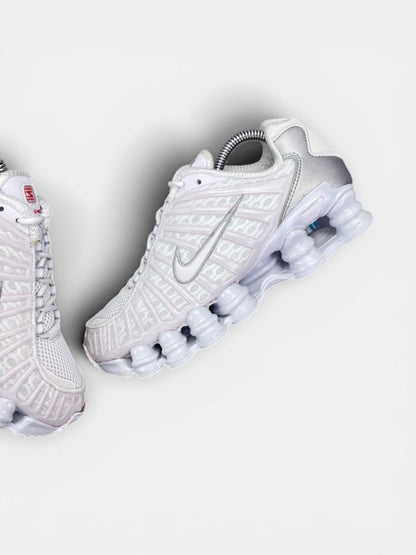Nike Shox TL — buty sportowe damskie w bardzo dobrym stanie rozmiar 38, widok z góry na wewnętrzną stronę butów