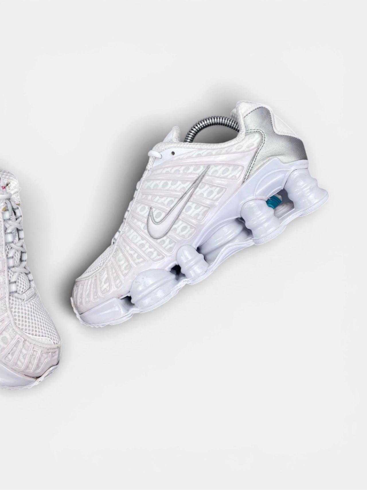 Nike Shox TL — buty sportowe damskie w bardzo dobrym stanie rozmiar 38, wewnętrzny panel prawego buta