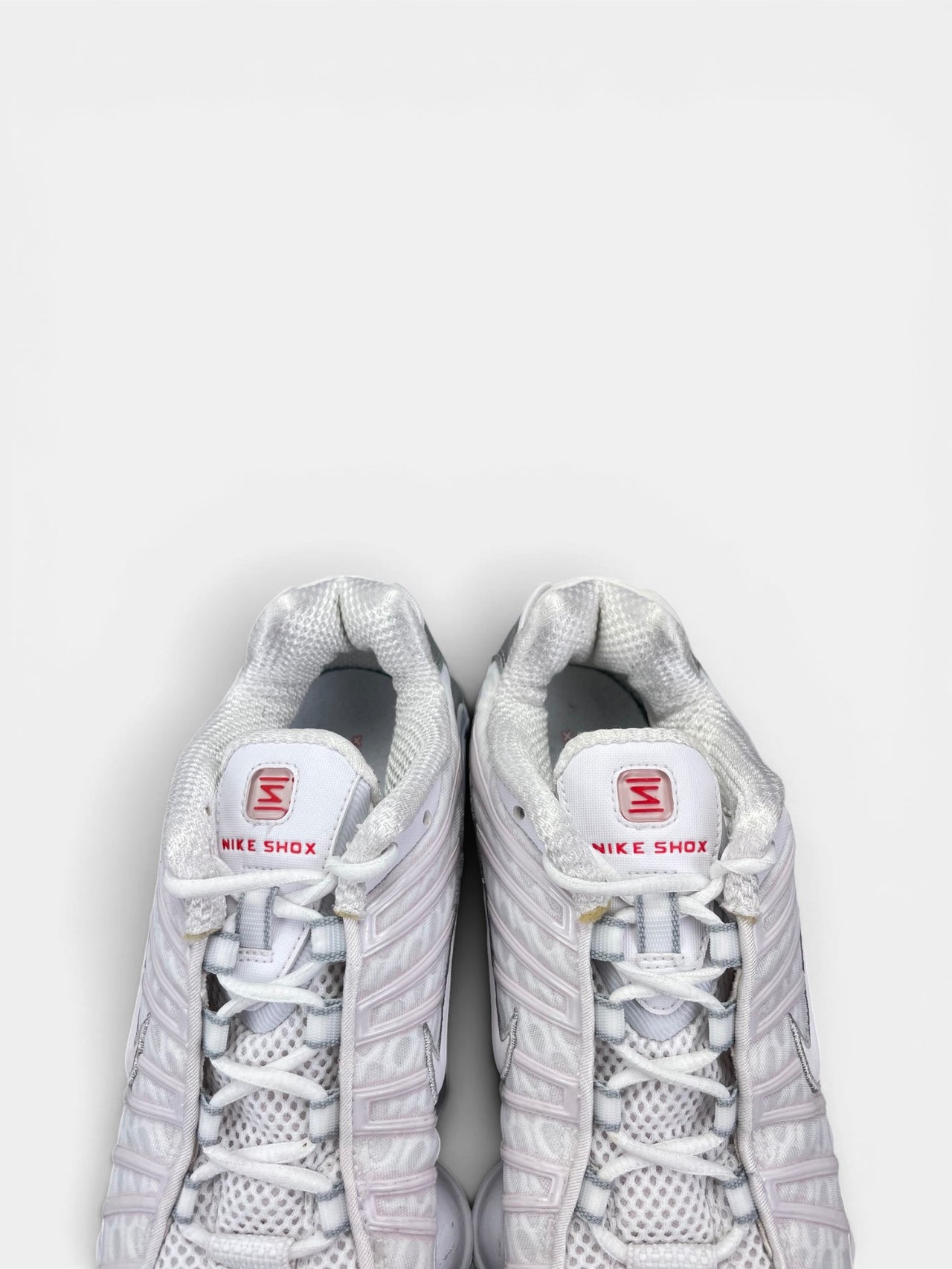 Nike Shox TL — buty sportowe damskie w bardzo dobrym stanie rozmiar 38, zapiętki butów