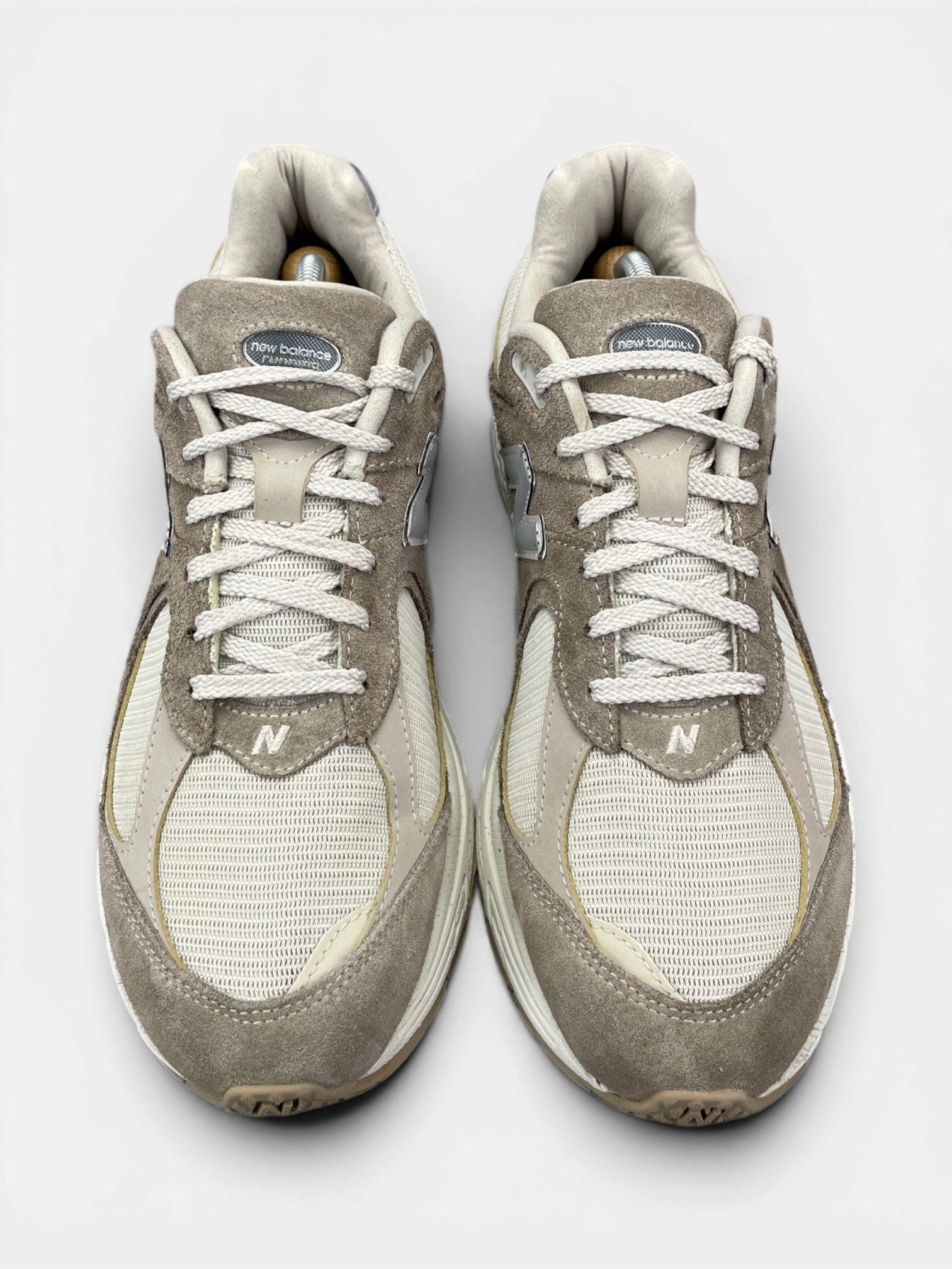 New Balance 2002R — buty sportowe męskie w bardzo dobrym stanie rozmiar 44.5, widok z góry