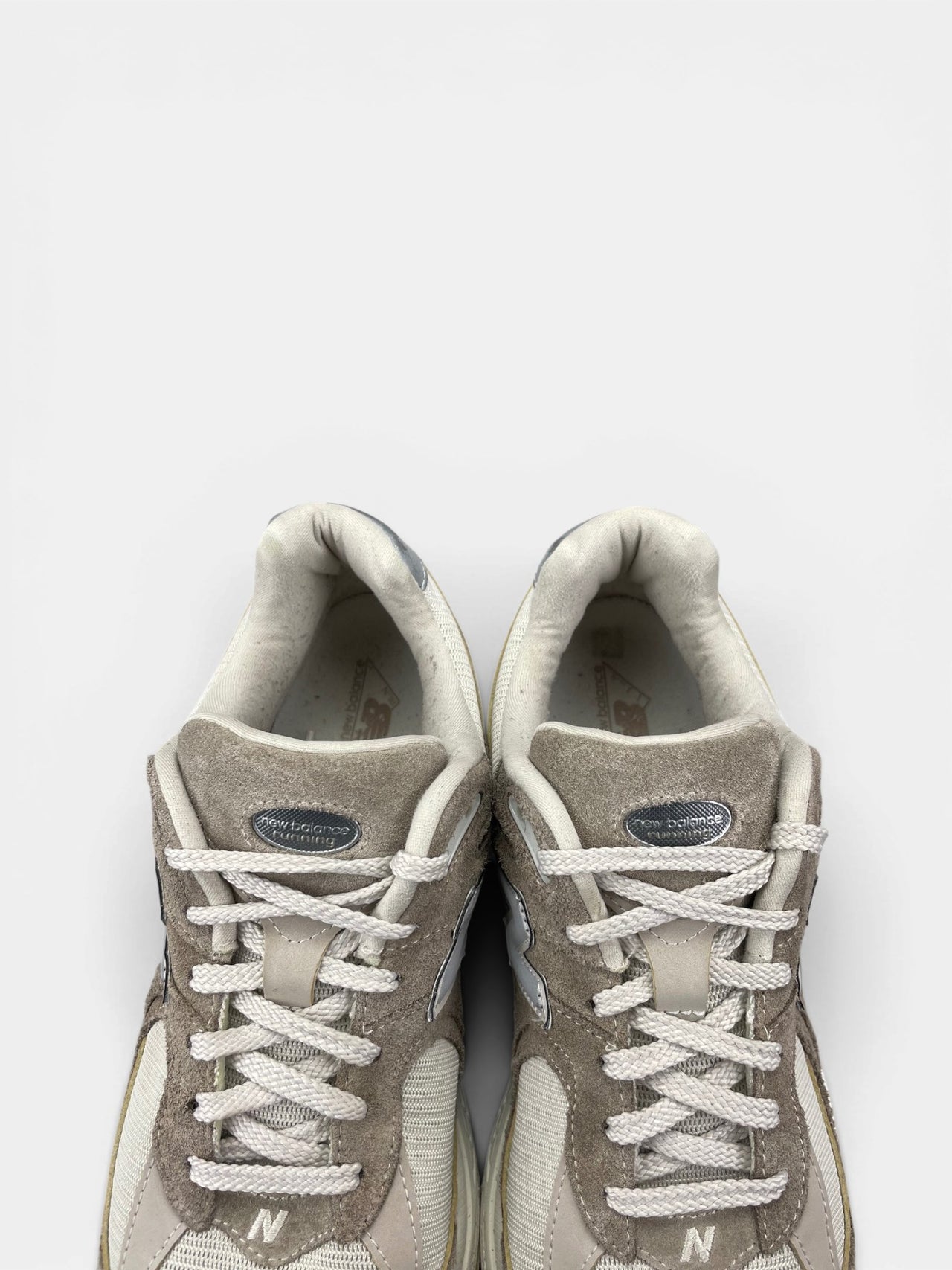 New Balance 2002R — buty sportowe męskie w bardzo dobrym stanie rozmiar 44.5, zapiętki butów