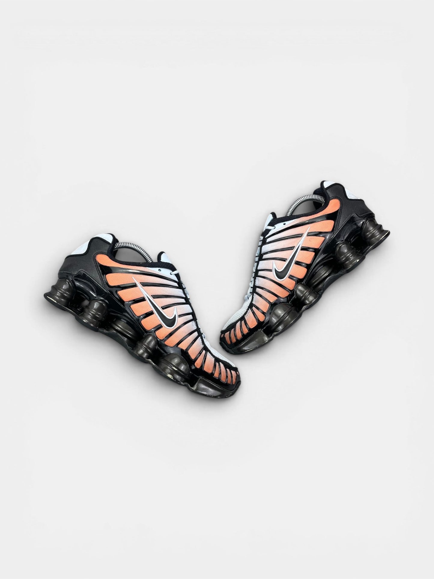 Nike Shox TL Blue Tint/Total Orange — buty sportowe męskie w bardzo dobrym stanie rozmiar 42, zewnętrzny panel prawego buta