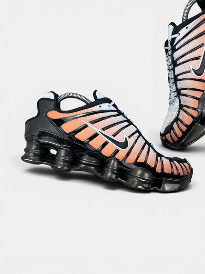 Nike Shox TL Blue Tint/Total Orange — buty sportowe męskie w bardzo dobrym stanie rozmiar 42, wewnętrzny panel lewego buta