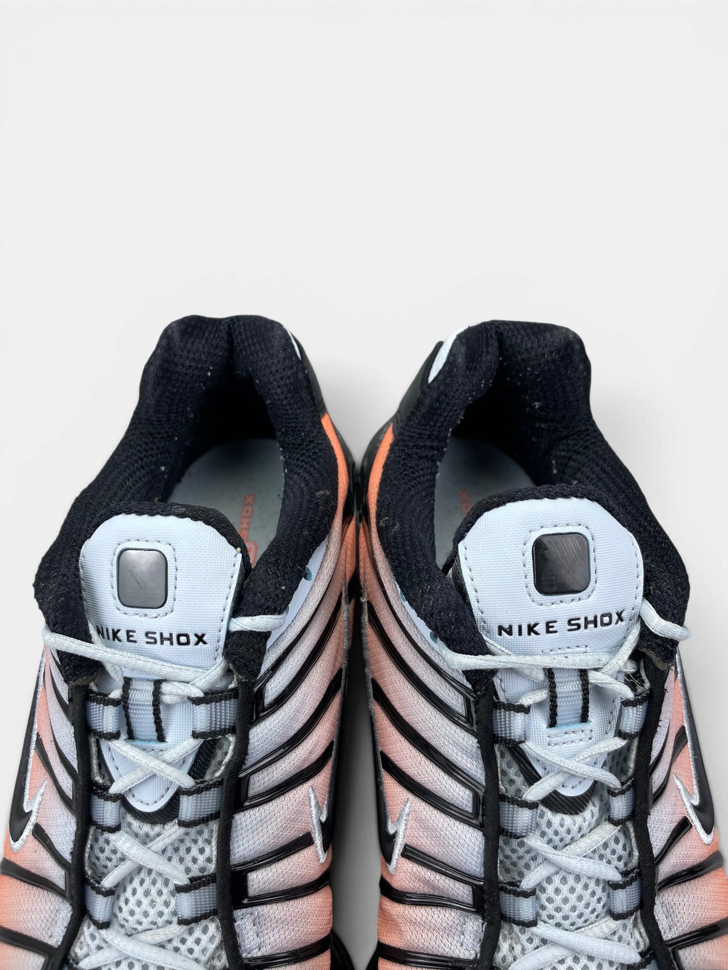 Nike Shox TL Blue Tint/Total Orange — buty sportowe męskie w bardzo dobrym stanie rozmiar 42, zapiętki butów