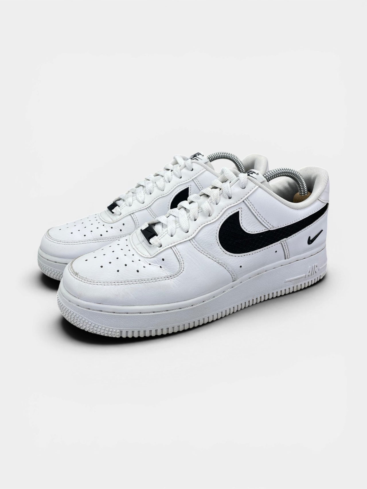 Nike Air Force 1 '07 LV8 Nylon Swoosh — buty sportowe męskie w bardzo dobrym stanie rozmiar 41, widok z boku