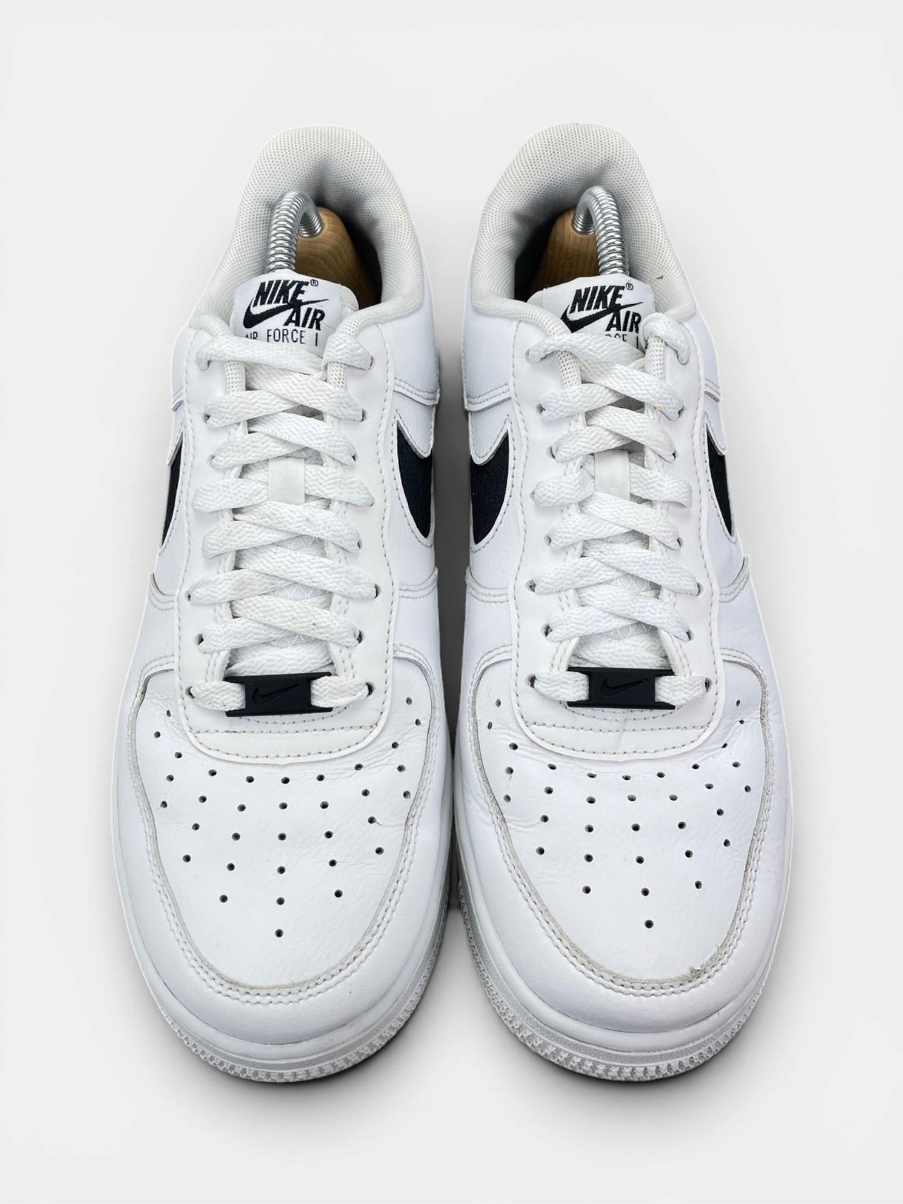 Nike Air Force 1 '07 LV8 Nylon Swoosh — buty sportowe męskie w bardzo dobrym stanie rozmiar 41, widok z góry