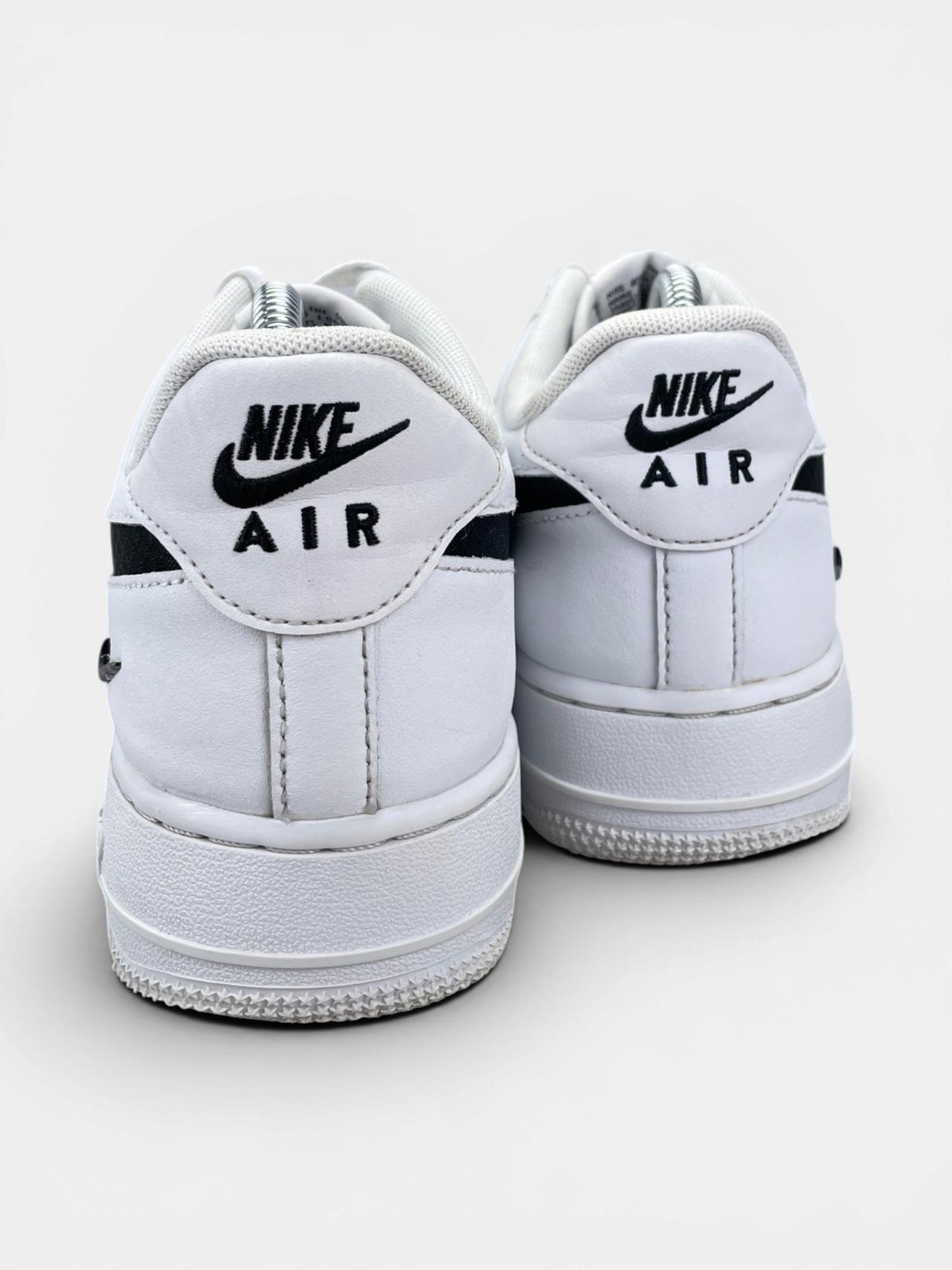 Nike Air Force 1 '07 LV8 Nylon Swoosh — buty sportowe męskie w bardzo dobrym stanie rozmiar 41, widok z tyłu