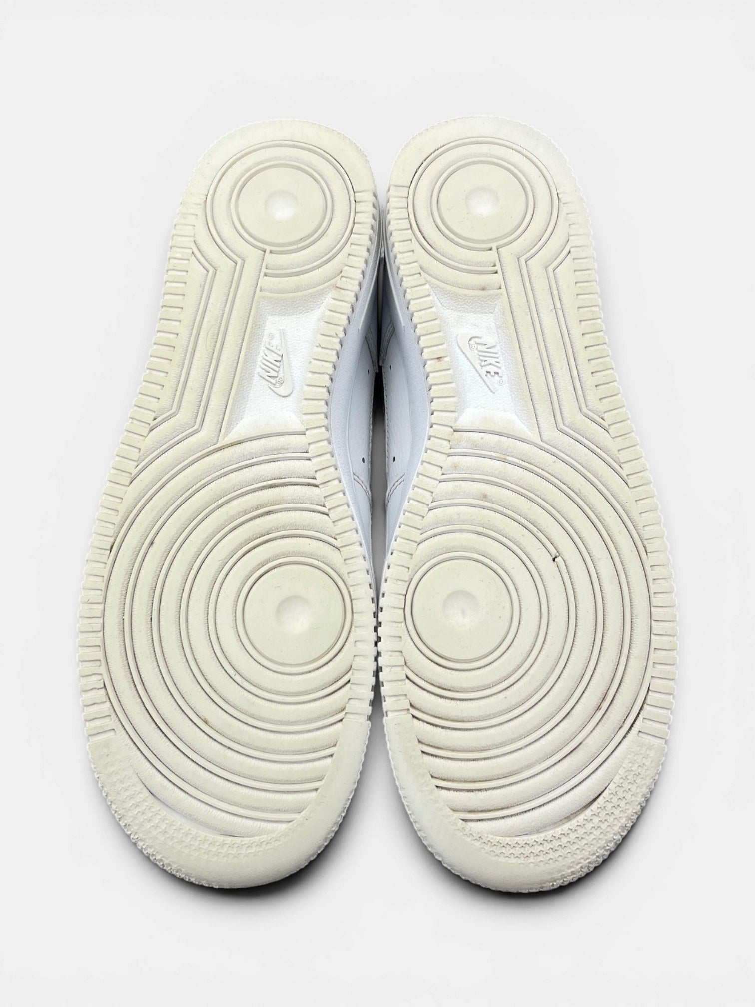 Nike Air Force 1 '07 LV8 Nylon Swoosh — buty sportowe męskie w bardzo dobrym stanie rozmiar 41, podeszwa