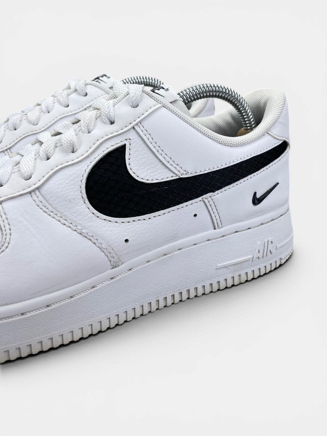 Nike Air Force 1 '07 LV8 Nylon Swoosh — buty sportowe męskie w bardzo dobrym stanie rozmiar 41, opcjonalne zdjęcie 1
