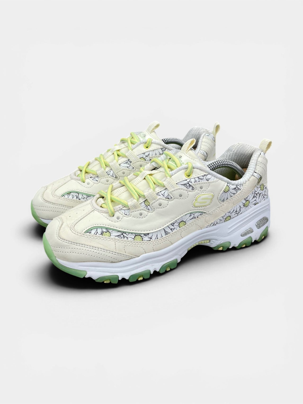 Skechers D'lites Biggest Fan — buty sportowe damskie w bardzo dobrym stanie rozmiar 39, widok z boku