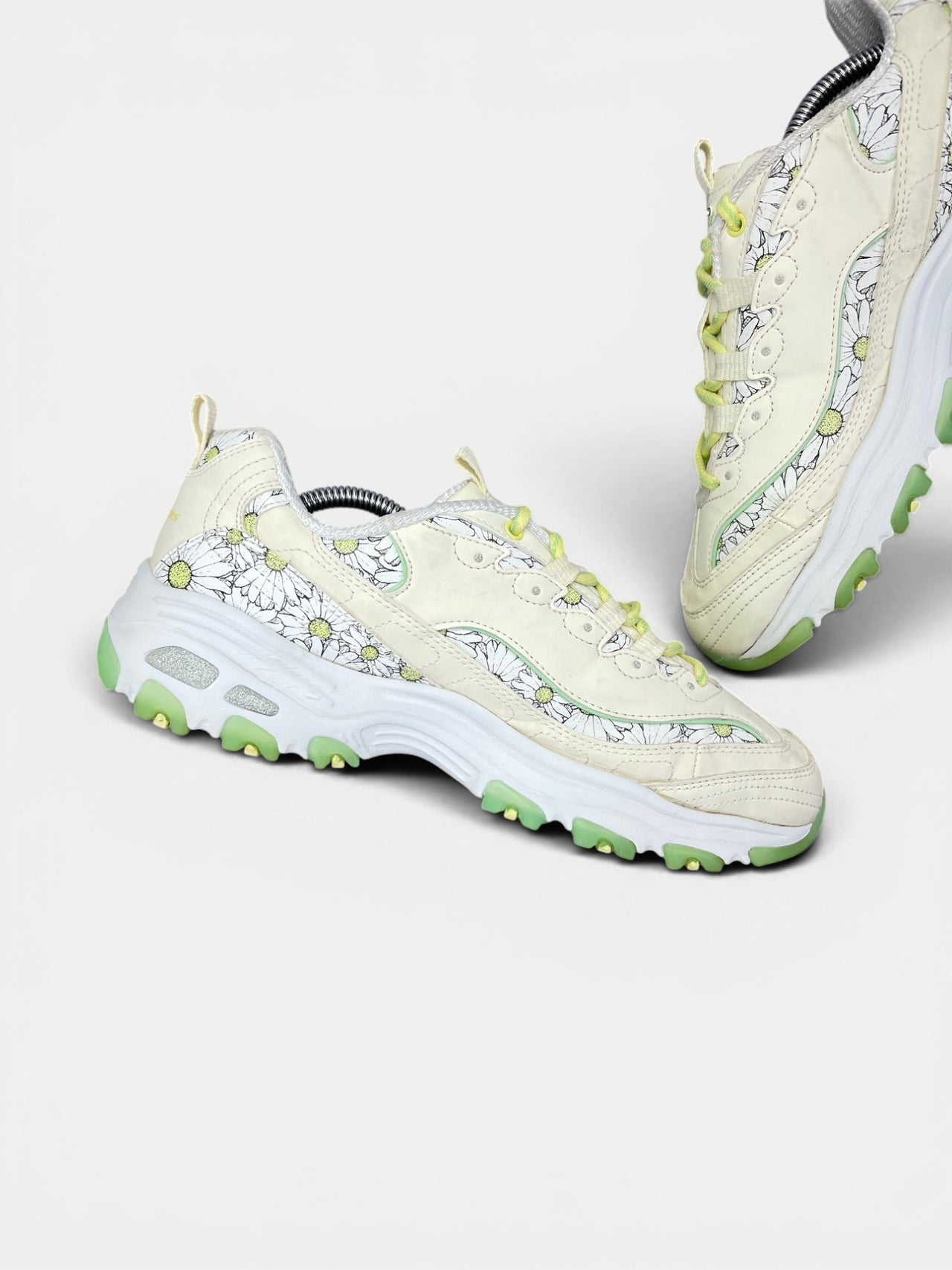 Skechers D'lites Biggest Fan — buty sportowe damskie w bardzo dobrym stanie rozmiar 39, wewnętrzny panel lewego buta