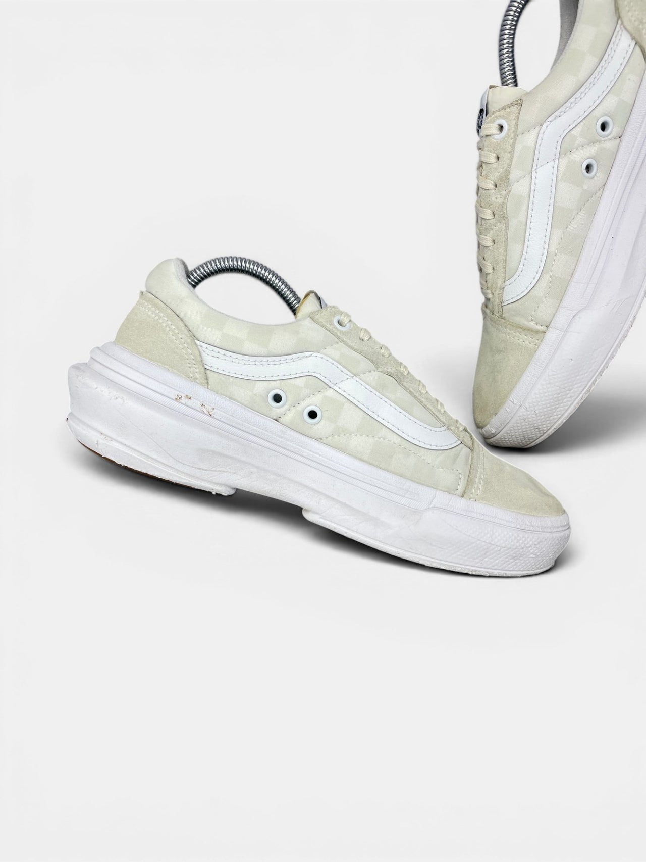Vans Sneakers — buty sportowe damskie w bardzo dobrym stanie rozmiar 40, wewnętrzny panel lewego buta