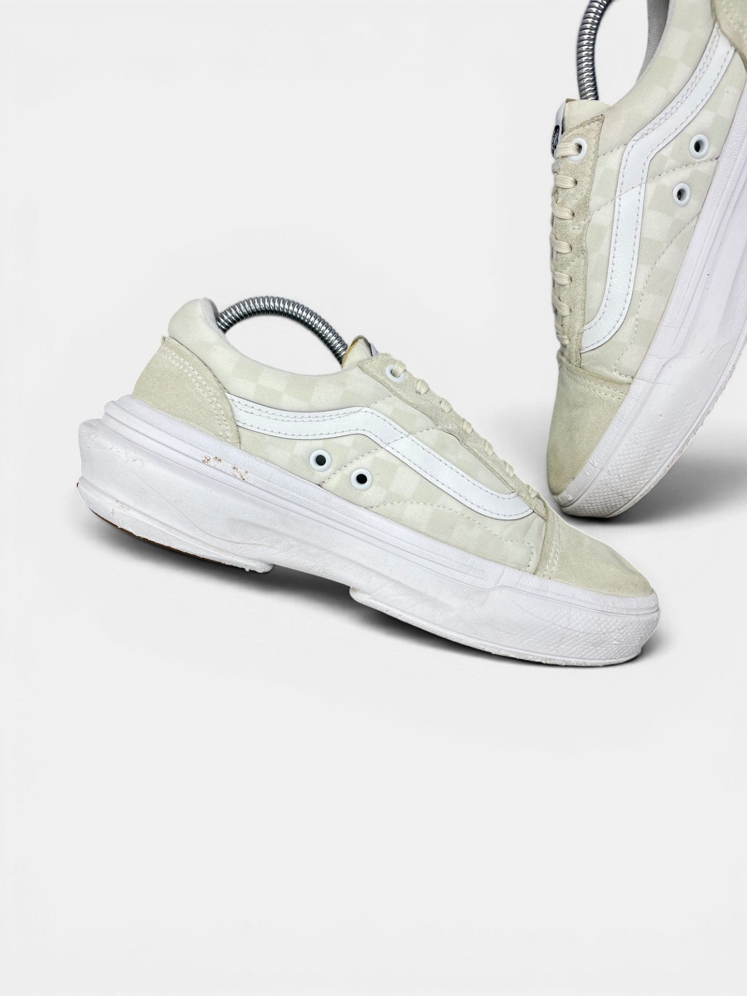 Vans Sneakers — buty sportowe damskie w bardzo dobrym stanie rozmiar 40, wewnętrzny panel lewego buta