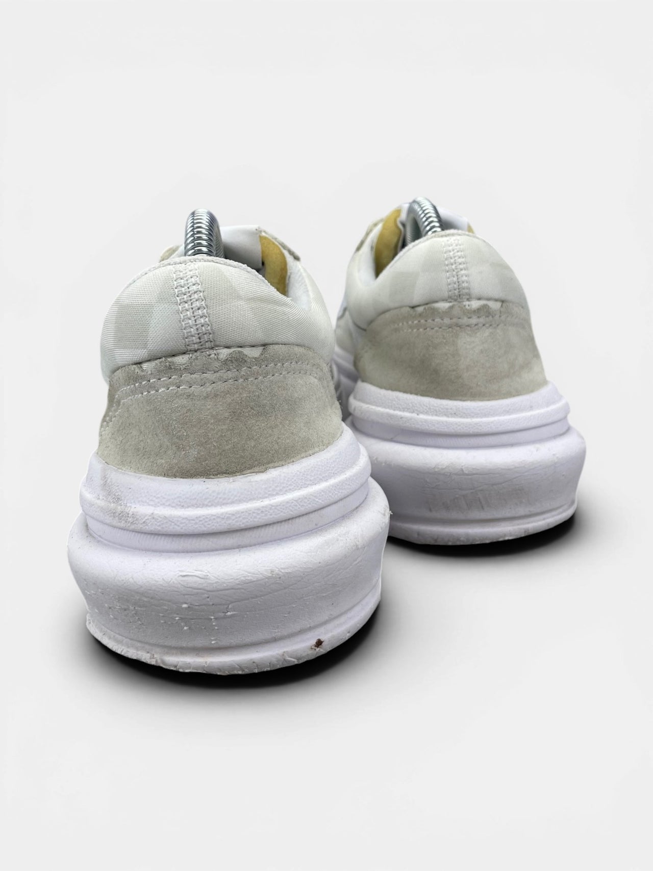 Vans Sneakers — buty sportowe damskie w bardzo dobrym stanie rozmiar 40, widok z tyłu