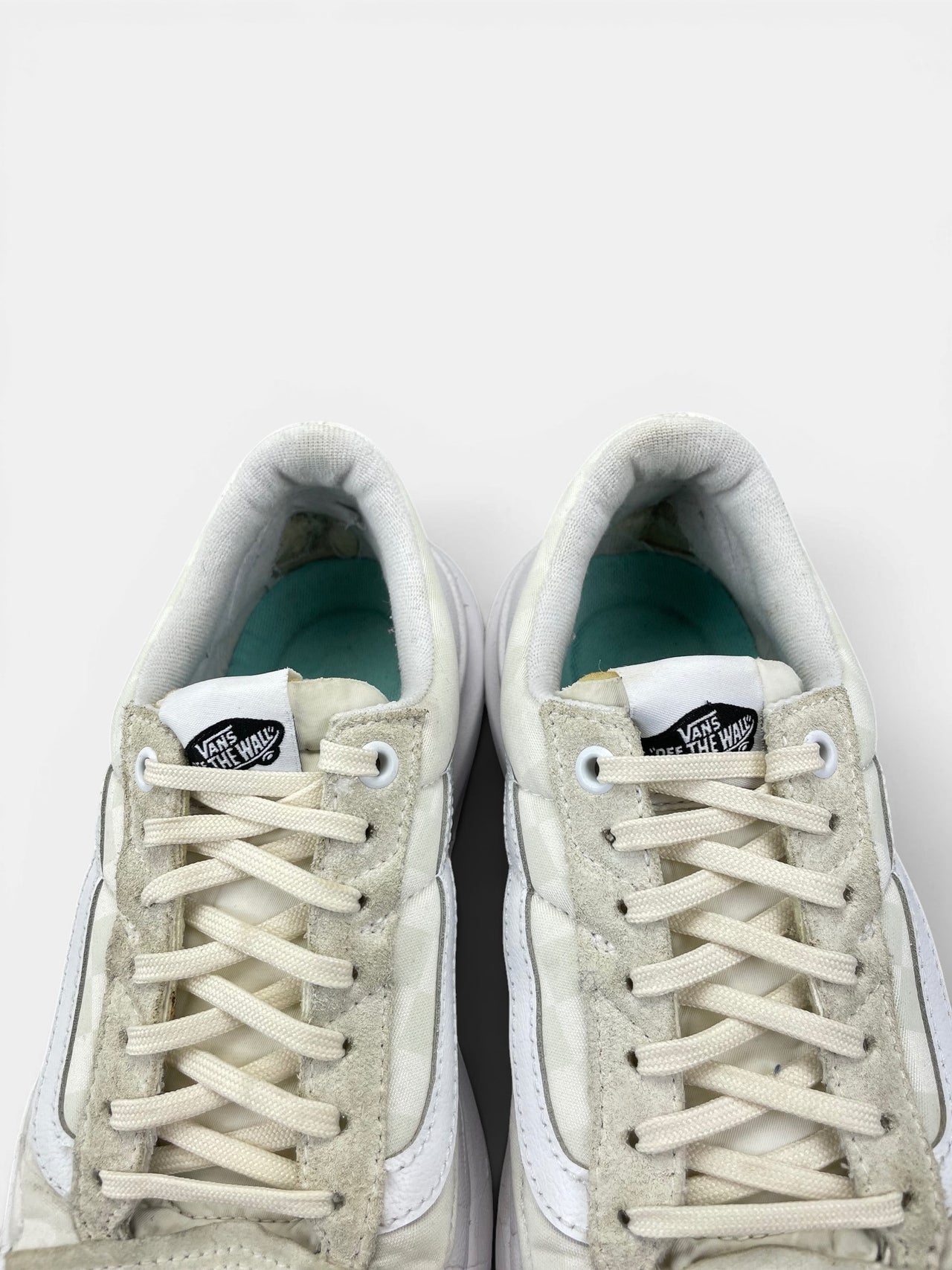 Vans Sneakers — buty sportowe damskie w bardzo dobrym stanie rozmiar 40, zapiętki butów