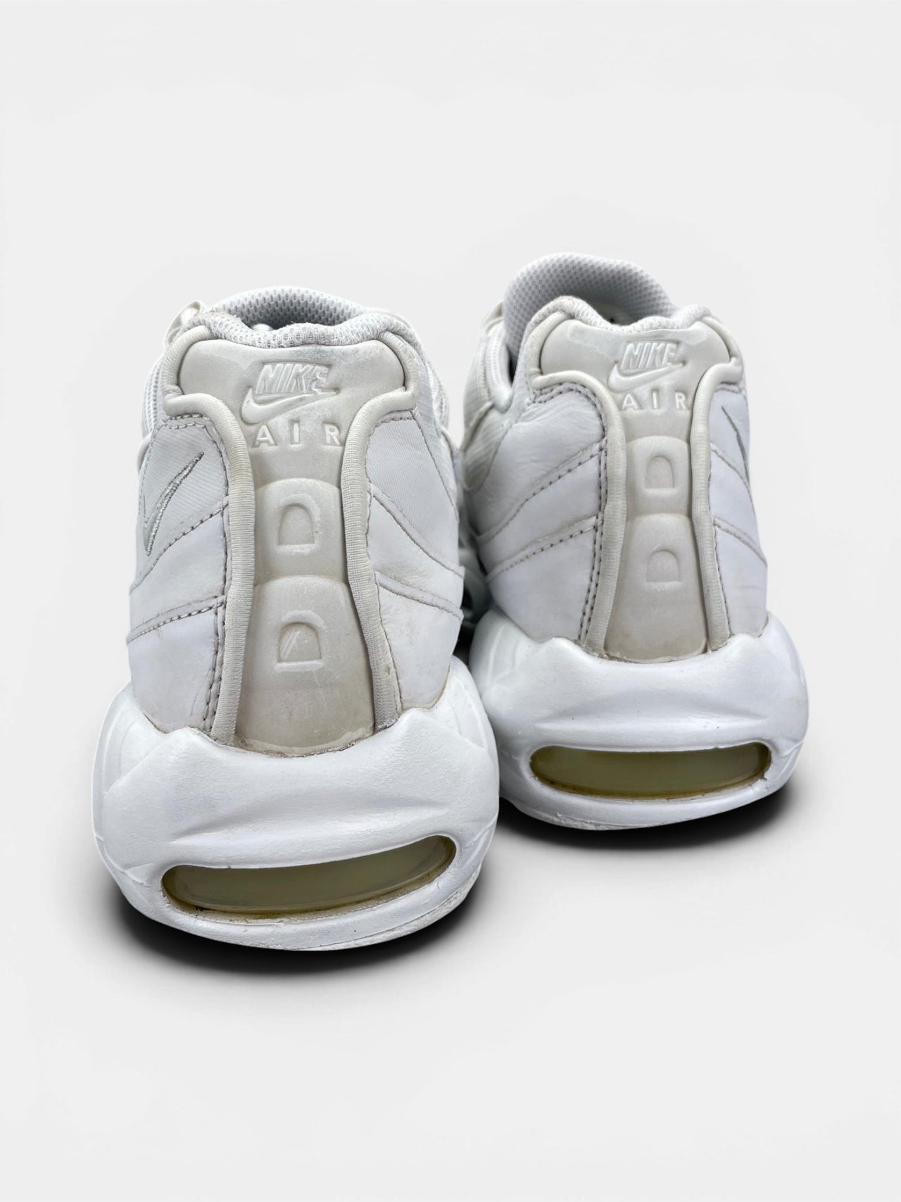 Nike Air Max 95 Essential Triple White — buty sportowe męskie w bardzo dobrym stanie rozmiar 45, widok z tyłu