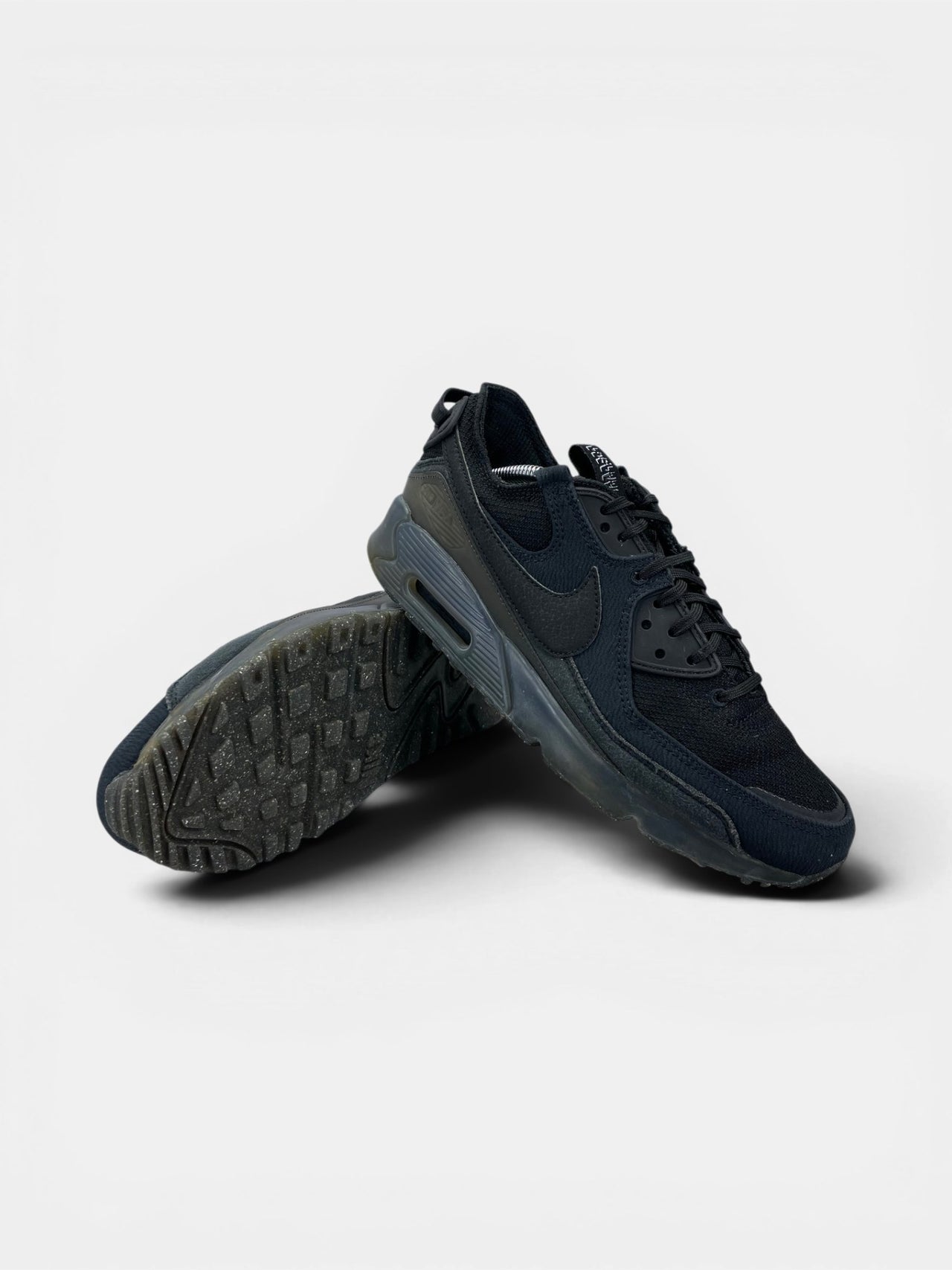 Nike Air Max Terrascape 90 — buty sportowe męskie w bardzo dobrym stanie rozmiar 41, boczny profil
