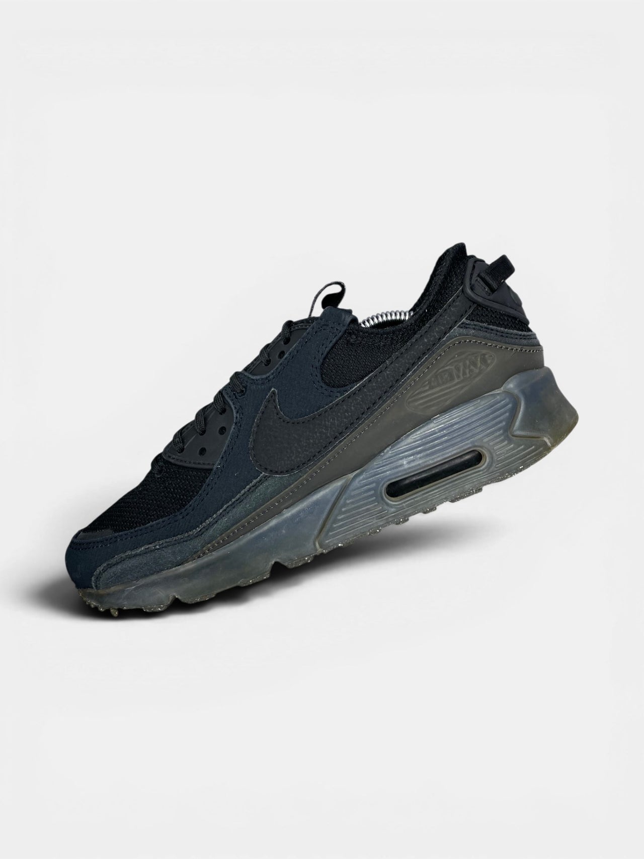 Nike Air Max Terrascape 90 — buty sportowe męskie w bardzo dobrym stanie rozmiar 41, widok z góry na wewnętrzną stronę butów