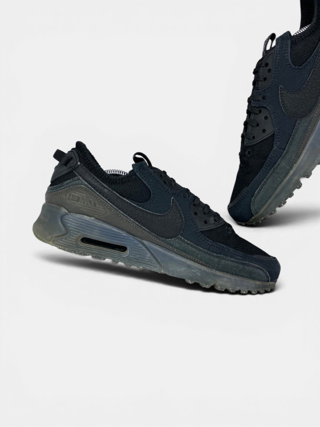 Nike Air Max Terrascape 90 — buty sportowe męskie w bardzo dobrym stanie rozmiar 41, wewnętrzny panel lewego buta