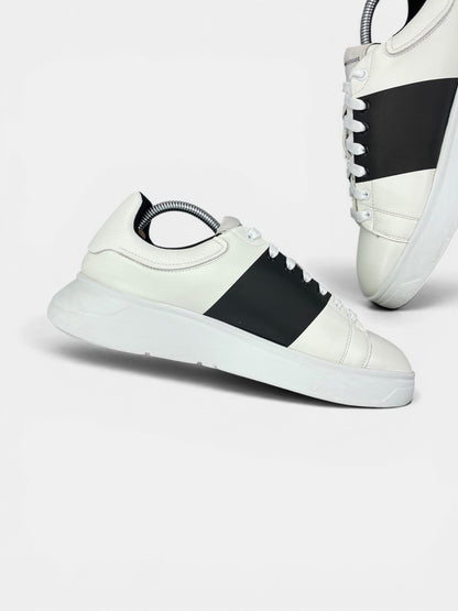 Emporio Armani Sneakers — buty sportowe męskie w bardzo dobrym stanie rozmiar 42, wewnętrzny panel lewego buta