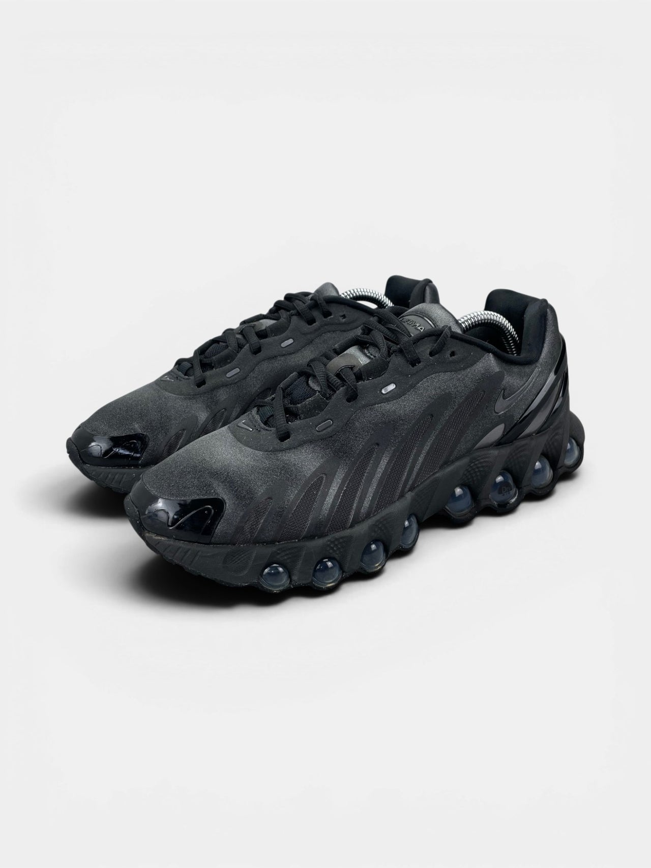 Nike Air Max DN8 — buty sportowe damskie w bardzo dobrym stanie rozmiar 39, widok z boku
