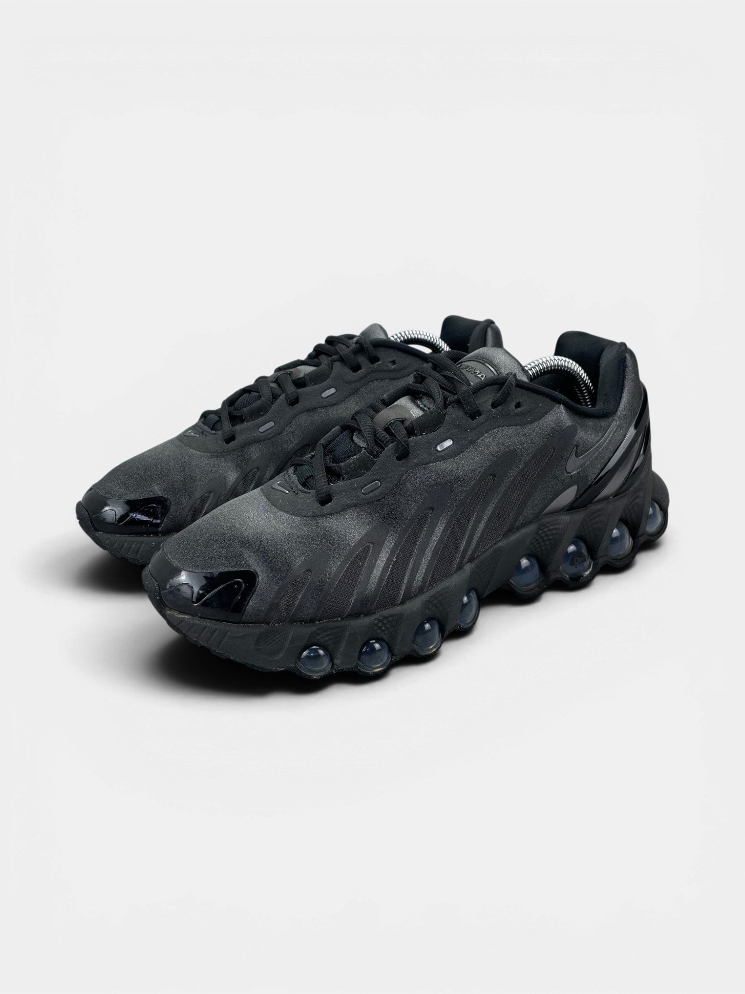 Nike Air Max DN8 — buty sportowe damskie w bardzo dobrym stanie rozmiar 39, widok z boku