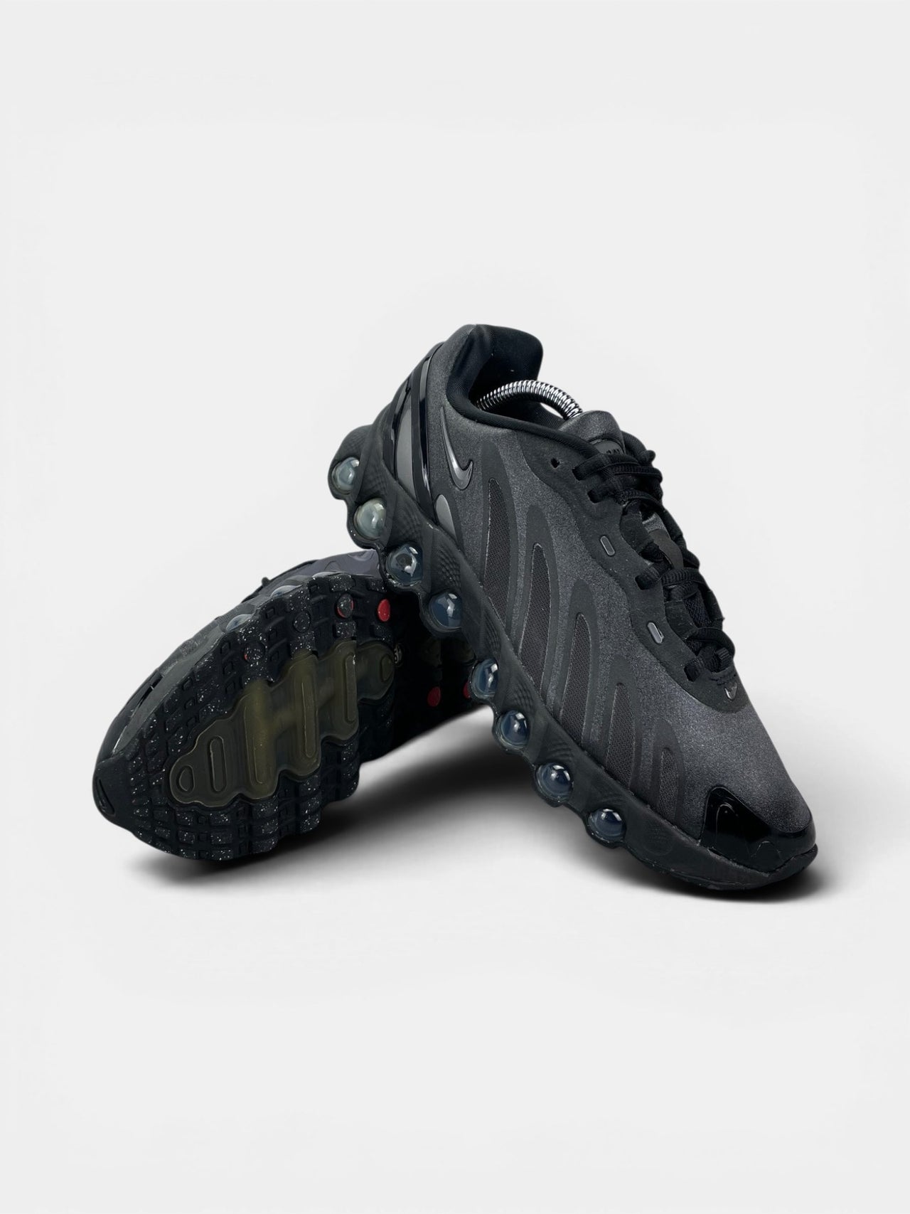 Nike Air Max DN8 — buty sportowe damskie w bardzo dobrym stanie rozmiar 39, boczny profil