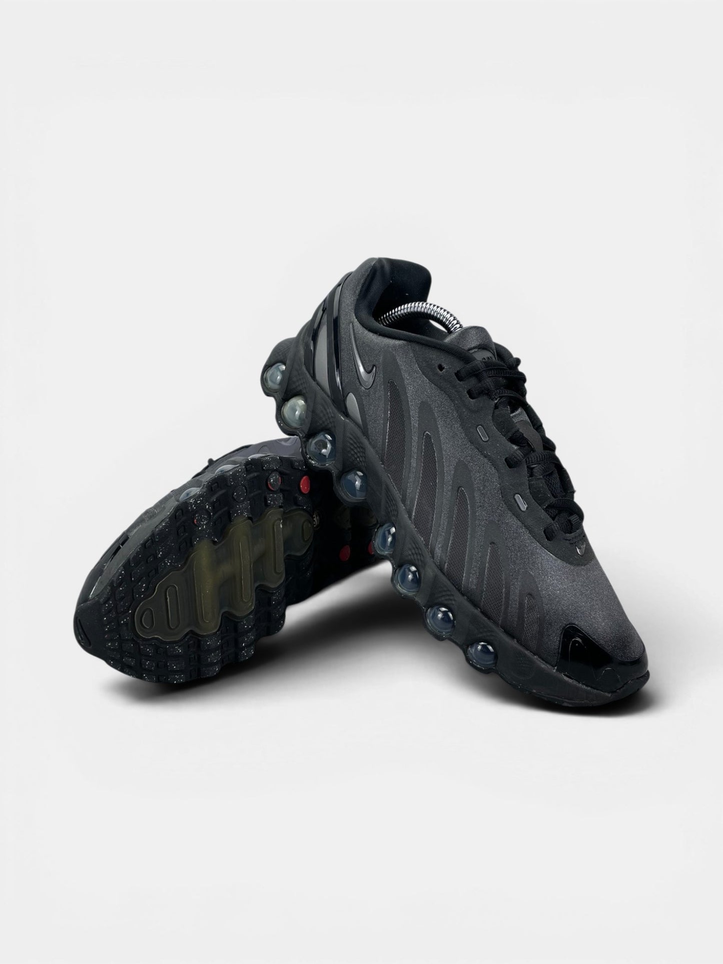 Nike Air Max DN8 — buty sportowe damskie w bardzo dobrym stanie rozmiar 39, boczny profil