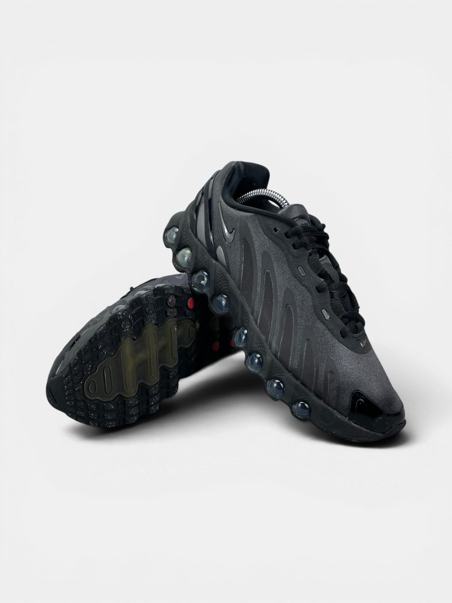 Nike Air Max DN8 — buty sportowe damskie w bardzo dobrym stanie rozmiar 39, boczny profil
