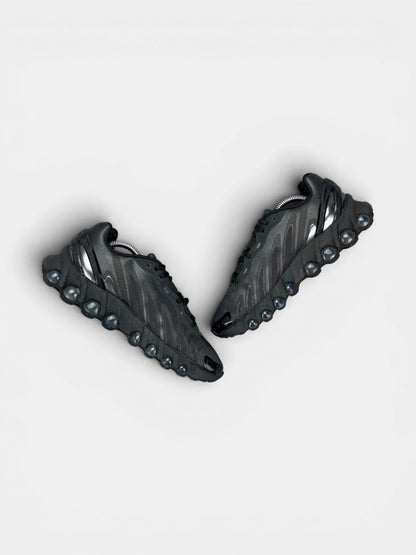 Nike Air Max DN8 — buty sportowe damskie w bardzo dobrym stanie rozmiar 39, zewnętrzny panel prawego buta