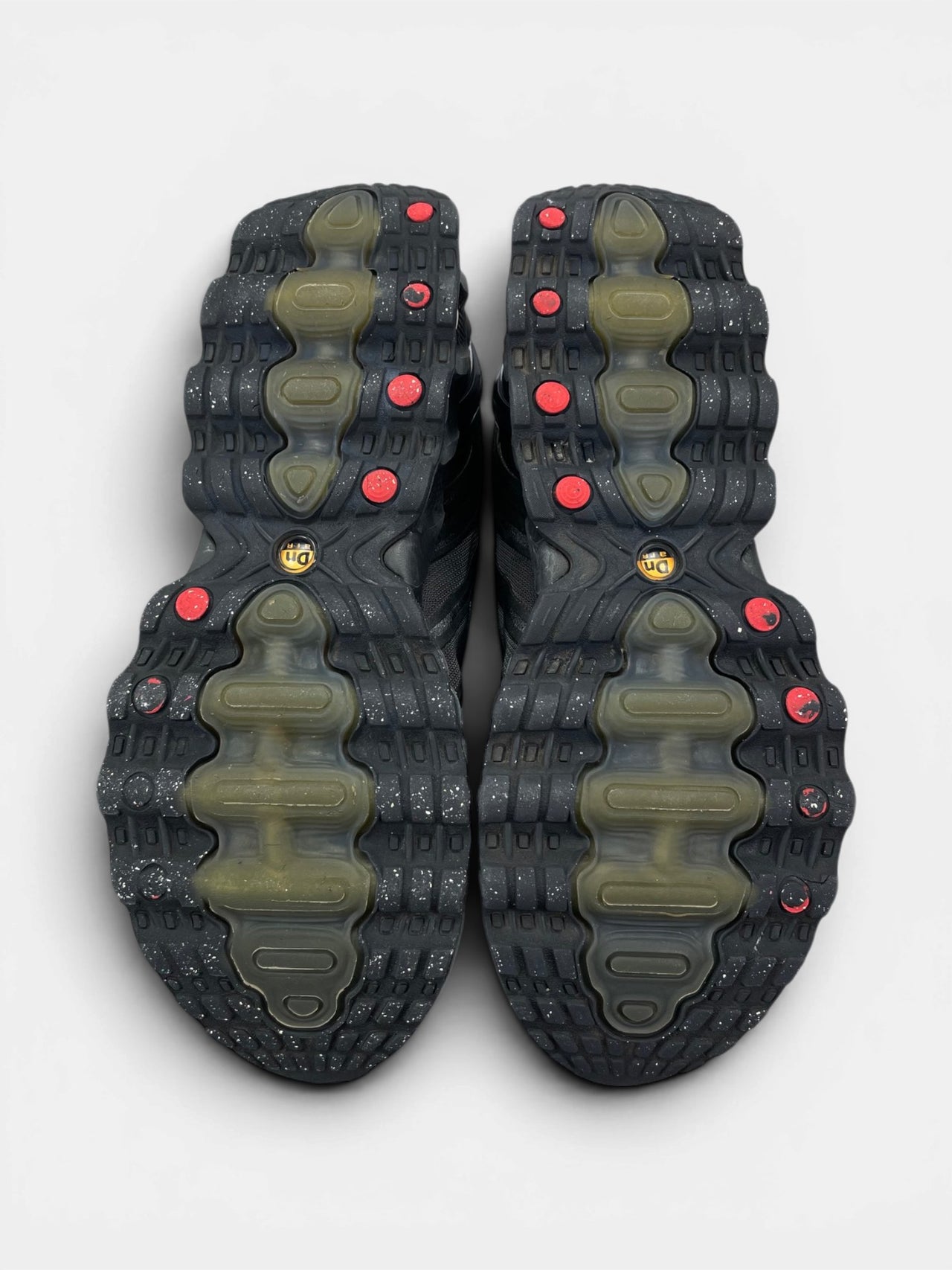 Nike Air Max DN8 — buty sportowe damskie w bardzo dobrym stanie rozmiar 39, podeszwa