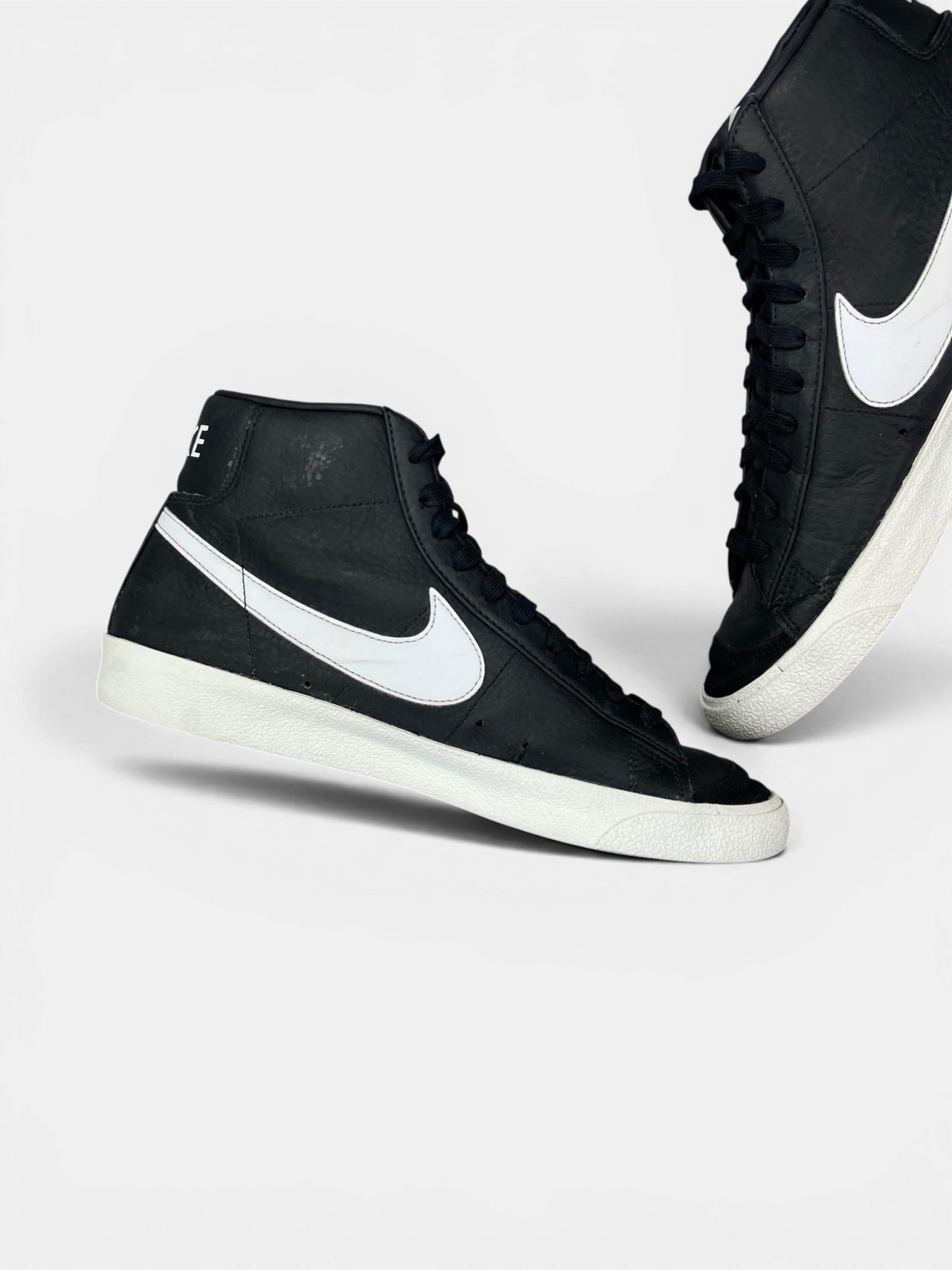 Nike Blazer Mid '77 Vintage Black Sail — buty sportowe męskie w bardzo dobrym stanie rozmiar 44.5, wewnętrzny panel lewego buta