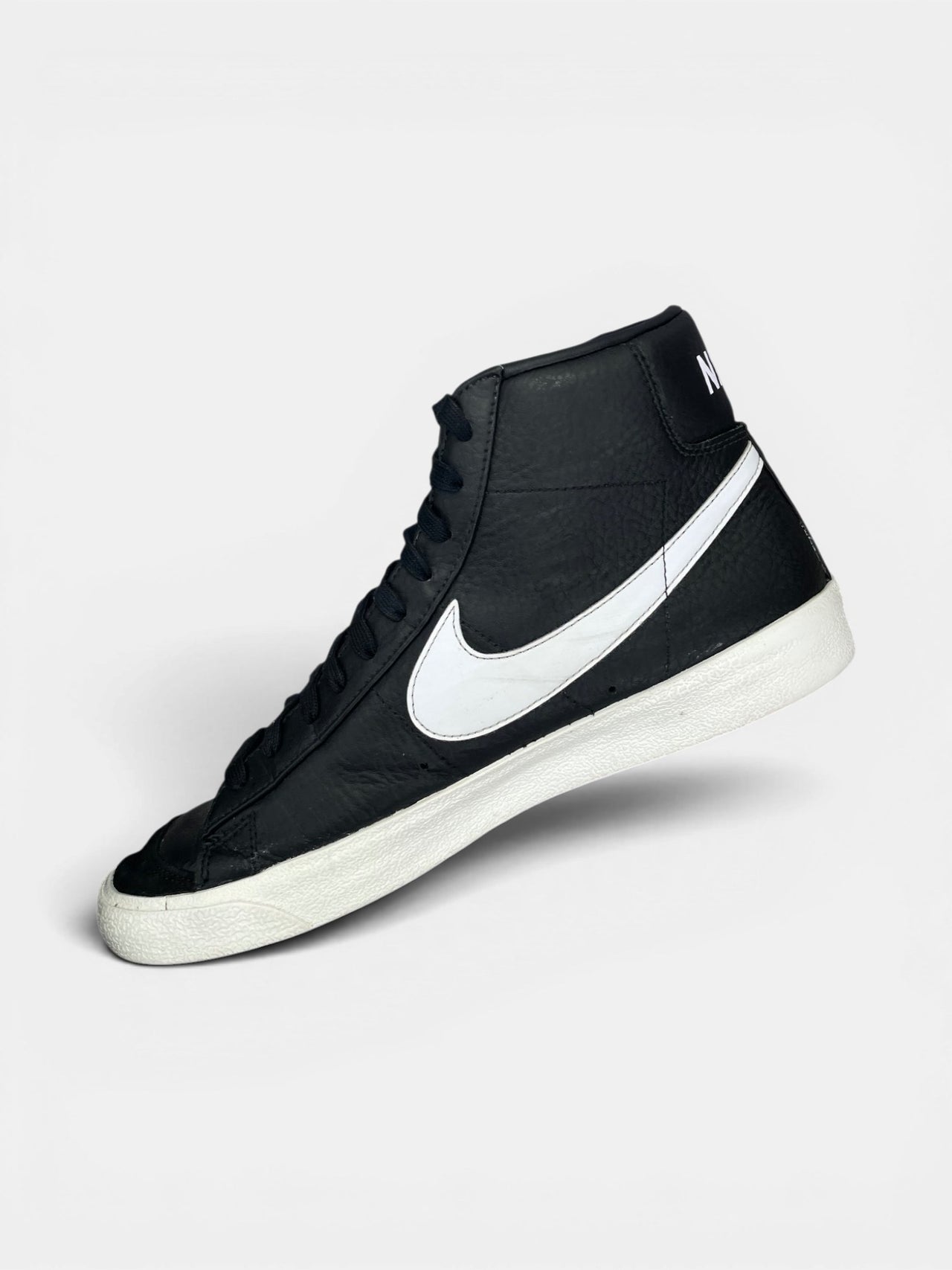 Nike Blazer Mid '77 Vintage Black Sail — buty sportowe męskie w bardzo dobrym stanie rozmiar 44.5, wewnętrzny panel prawego buta