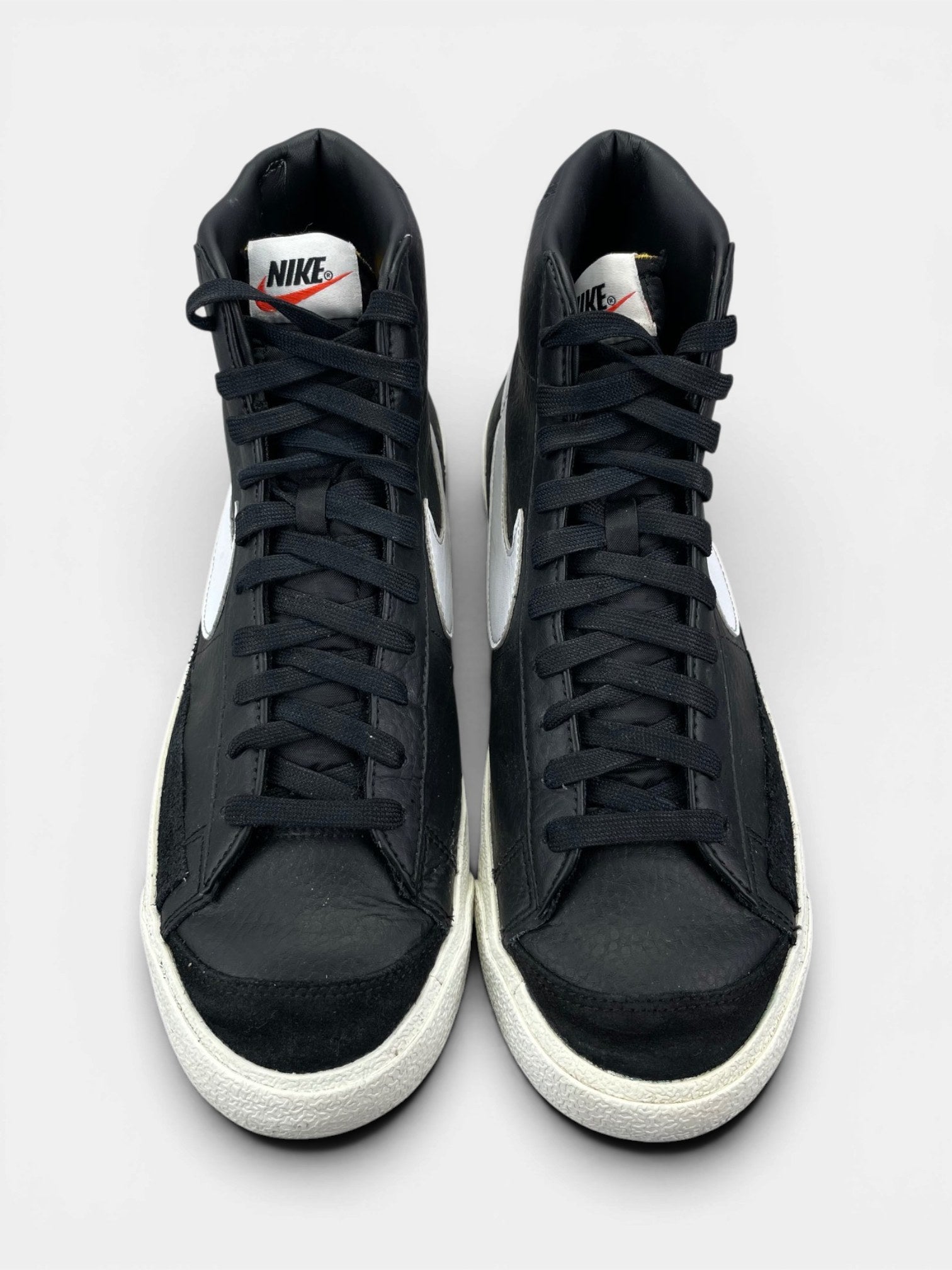 Nike Blazer Mid '77 Vintage Black Sail — buty sportowe męskie w bardzo dobrym stanie rozmiar 44.5, widok z góry